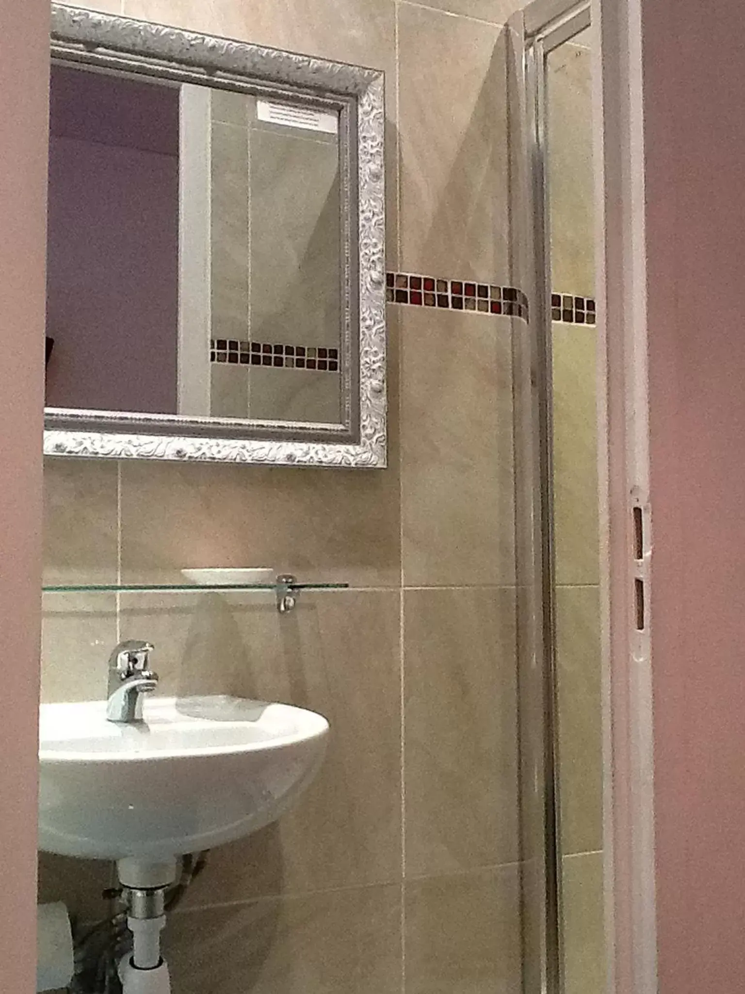 Bathroom in Logis Hôtel Villa Victorine