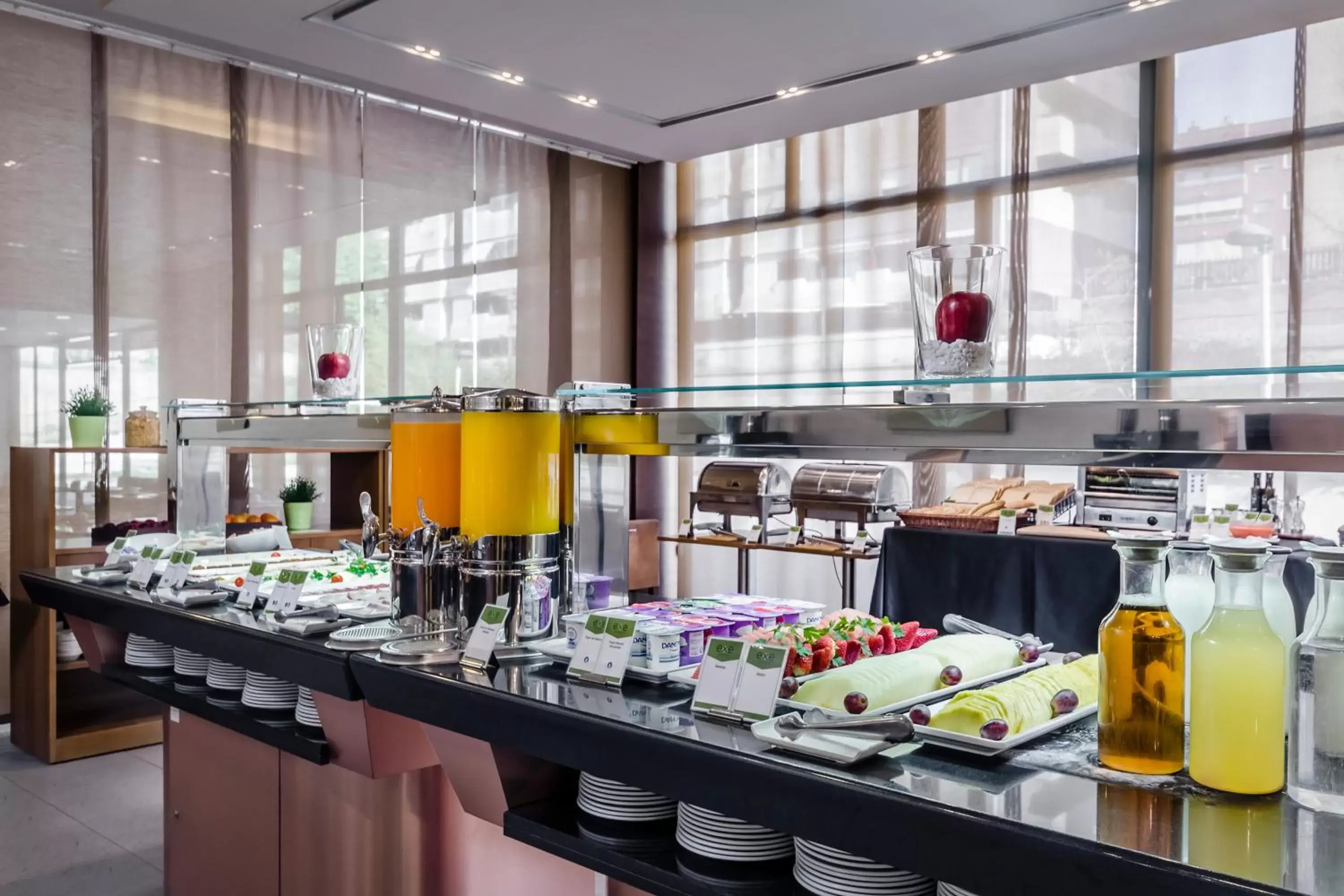 Buffet breakfast, Restaurant/Places to Eat in Hotel Exe Barcelona Gate