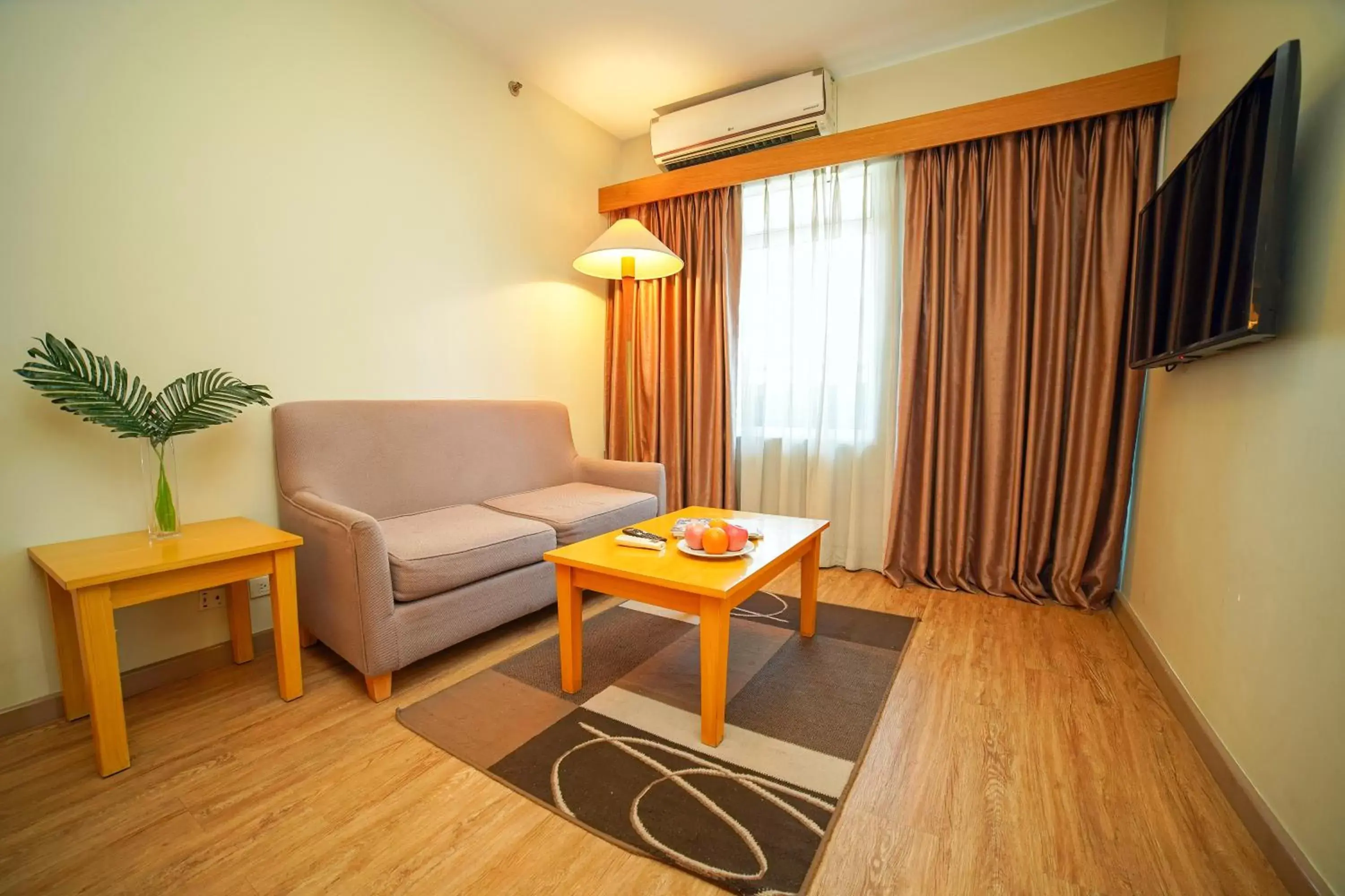 Living room, Seating Area in One Pacific Place Serviced Residences - Multiple Use Hotel