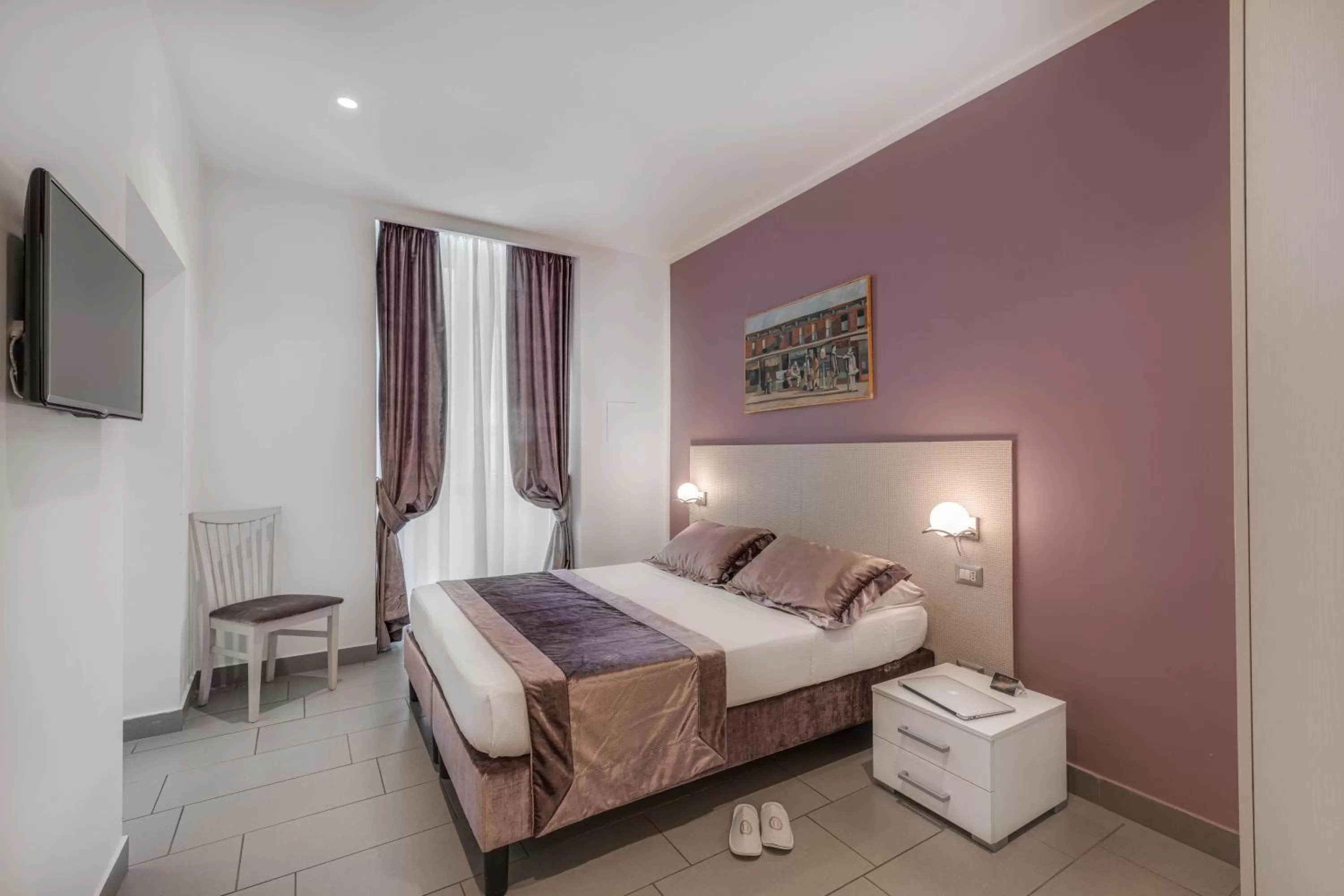 Photo of the whole room, Bed in Trevi Palace Hotel