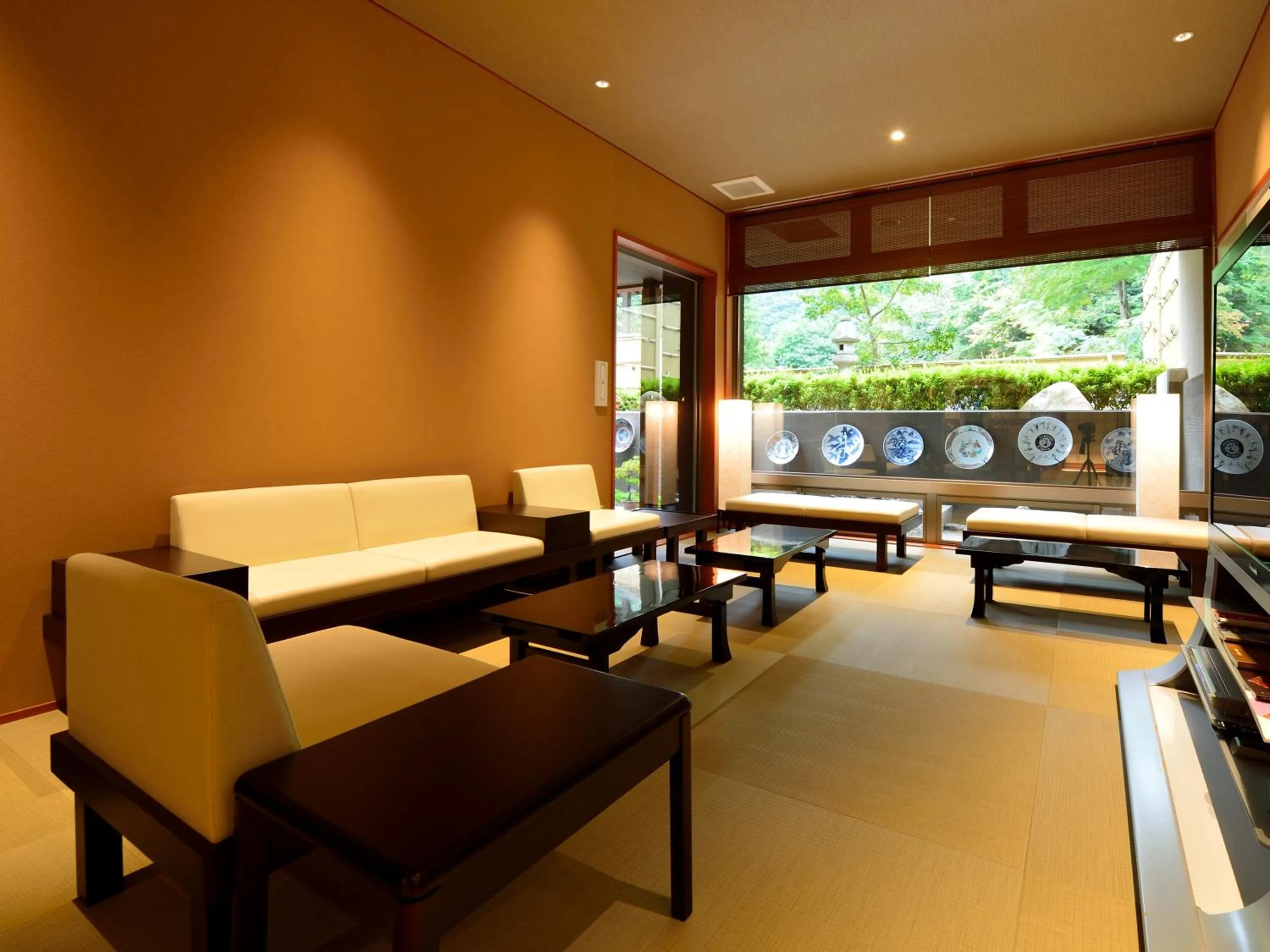 Communal lounge/ TV room in Okuno Hosomichi