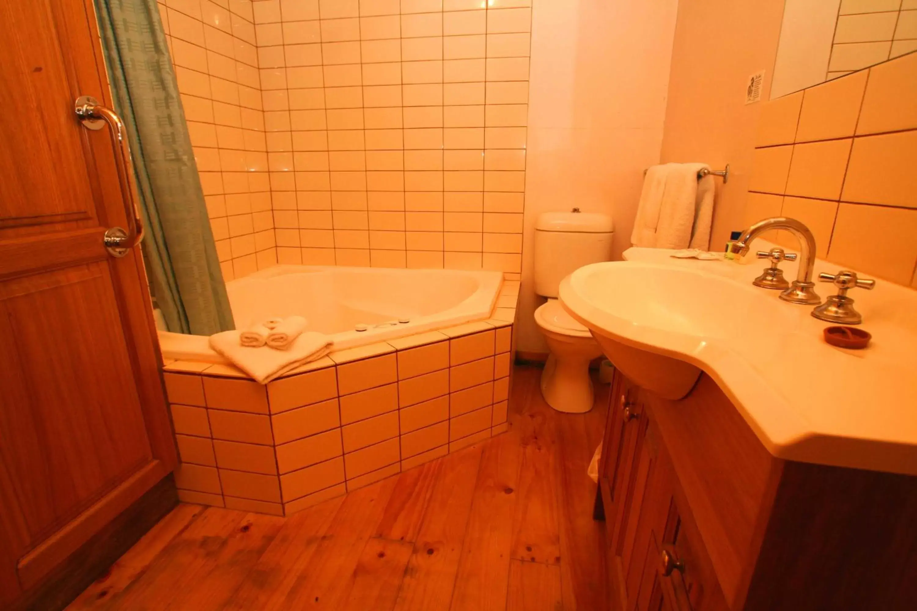 Bathroom in The Lodge on Elizabeth Boutique Hotel