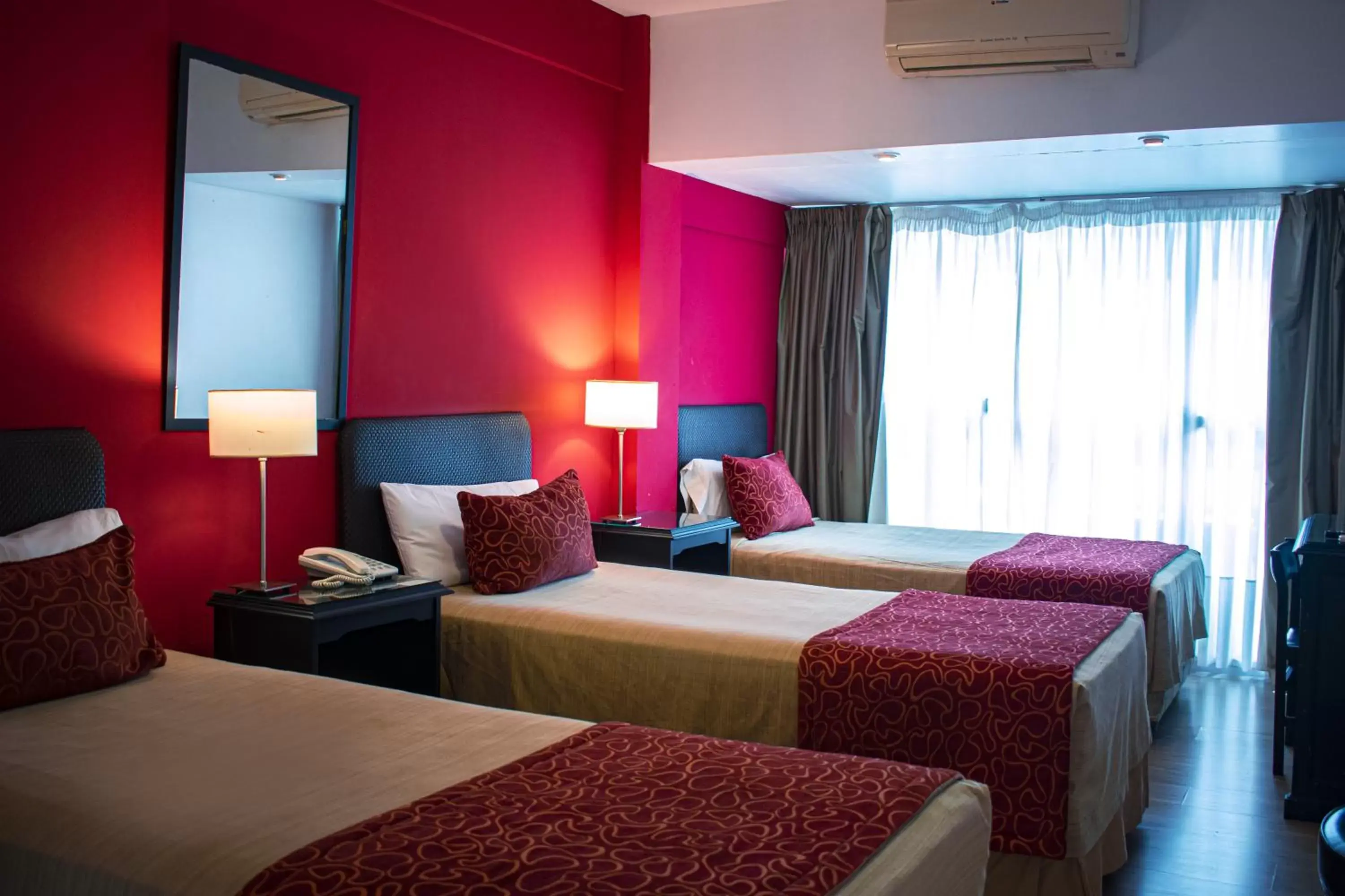 Bedroom, Bed in Gran Hotel Buenos Aires