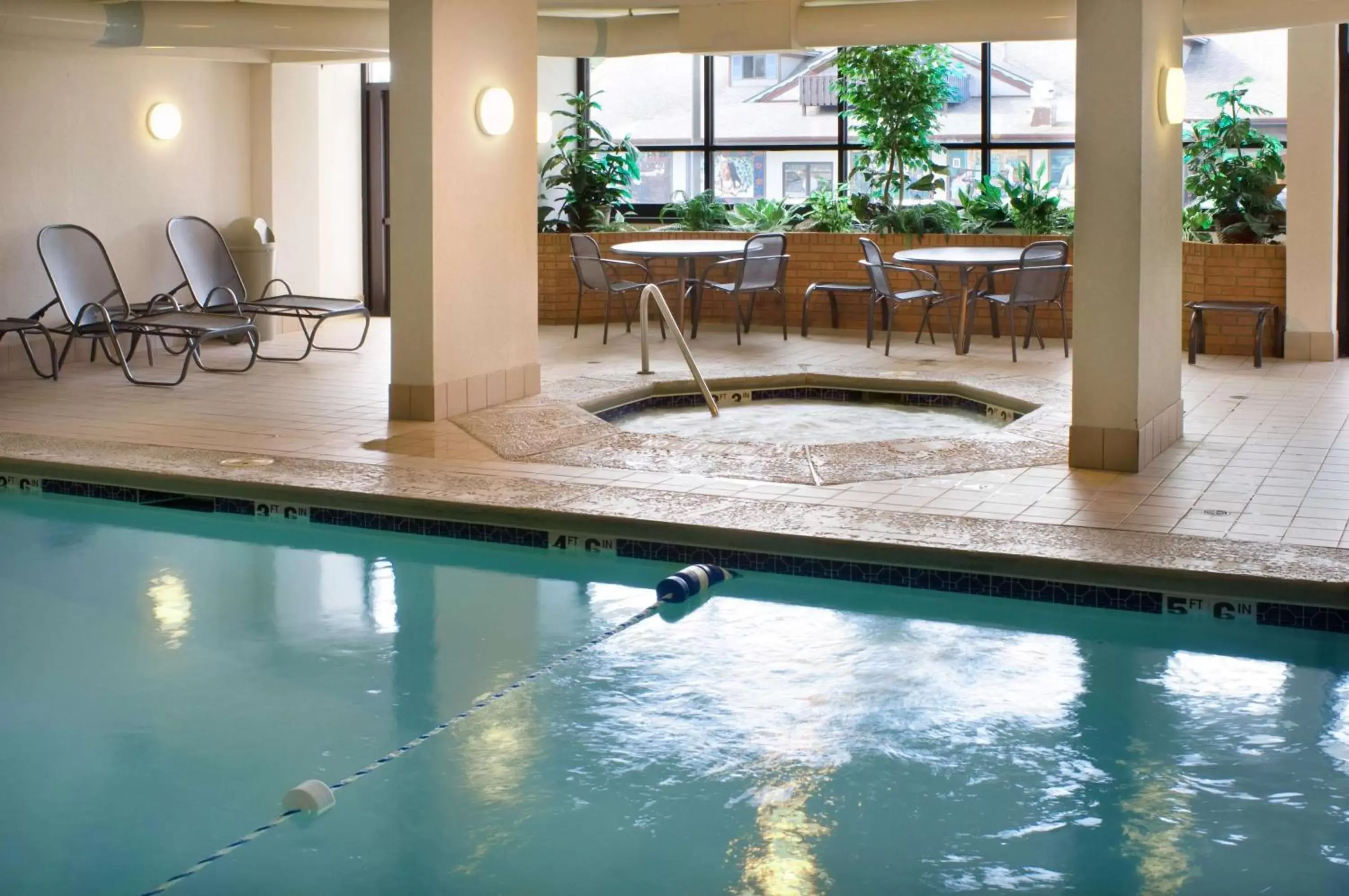 Activities, Swimming Pool in Drury Inn & Suites Frankenmuth