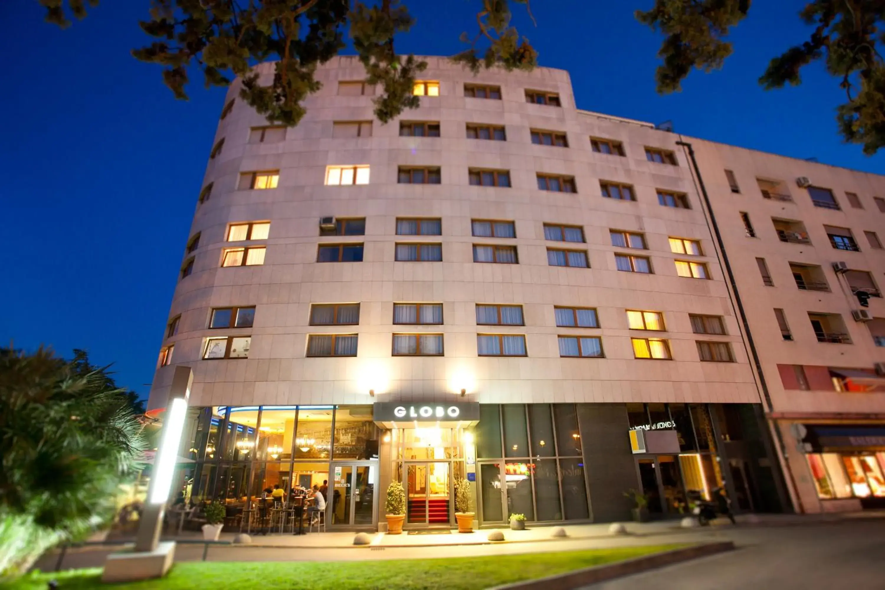 Facade/entrance in Hotel Globo
