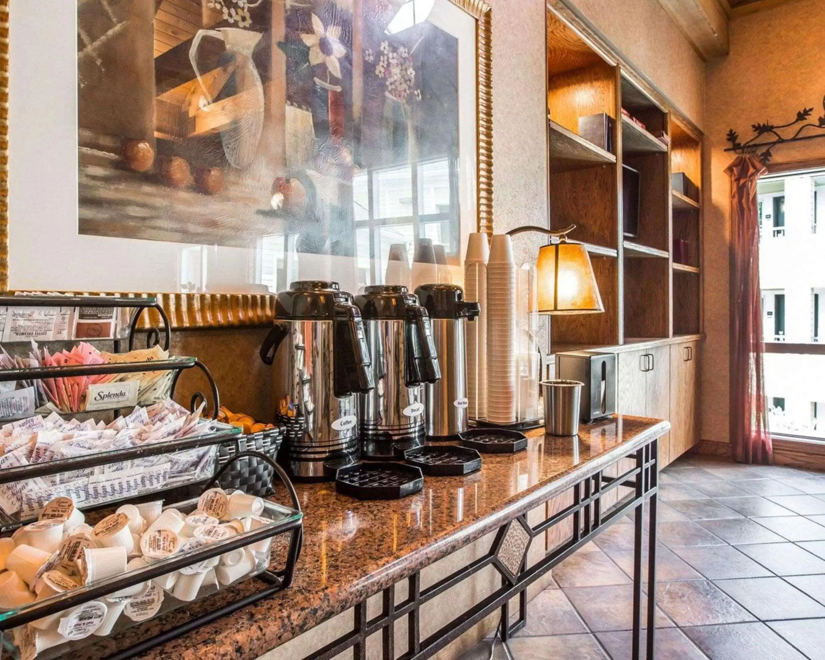 Restaurant/places to eat in Econo Lodge Pigeon Forge Riverside Restaurant/places to eat in Econo Lodge Pigeon Forge Riverside