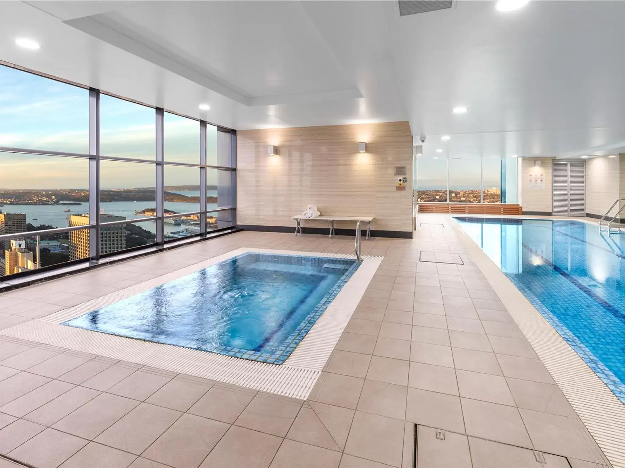 Hot Tub, Swimming Pool in Meriton Suites World Tower, Sydney