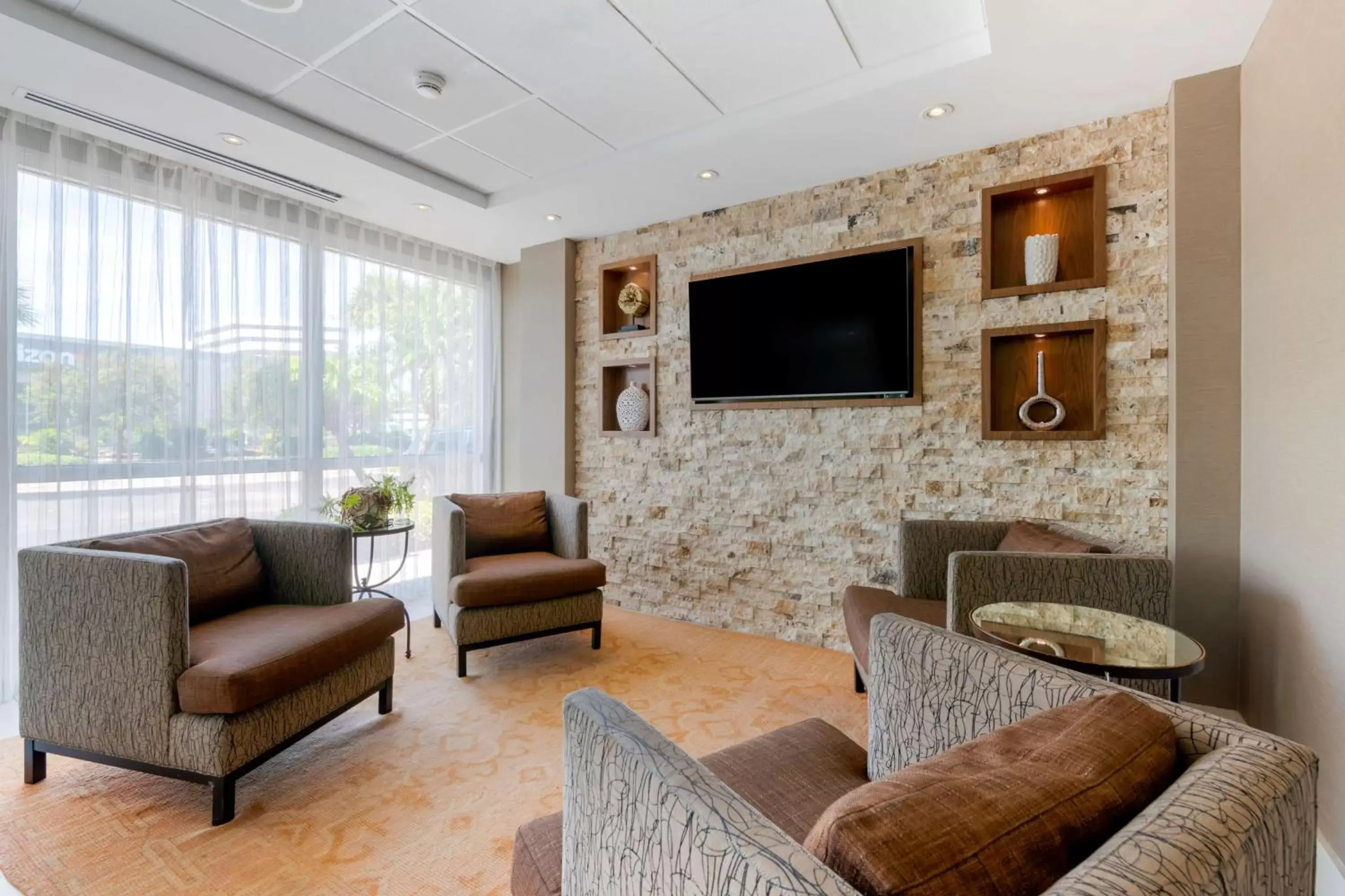 Lobby or reception, Seating Area in Best Western Plus North Miami-Bal Harbour
