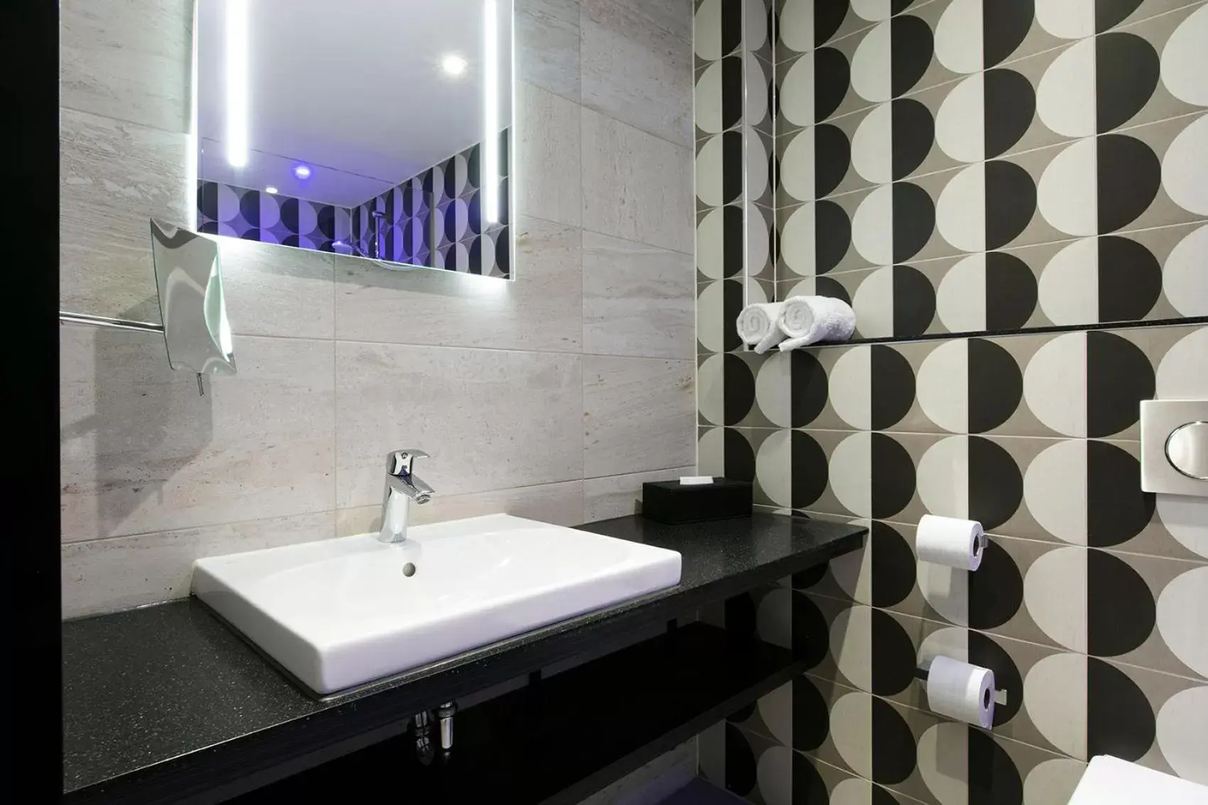 Bathroom in Savoy Hotel Rotterdam