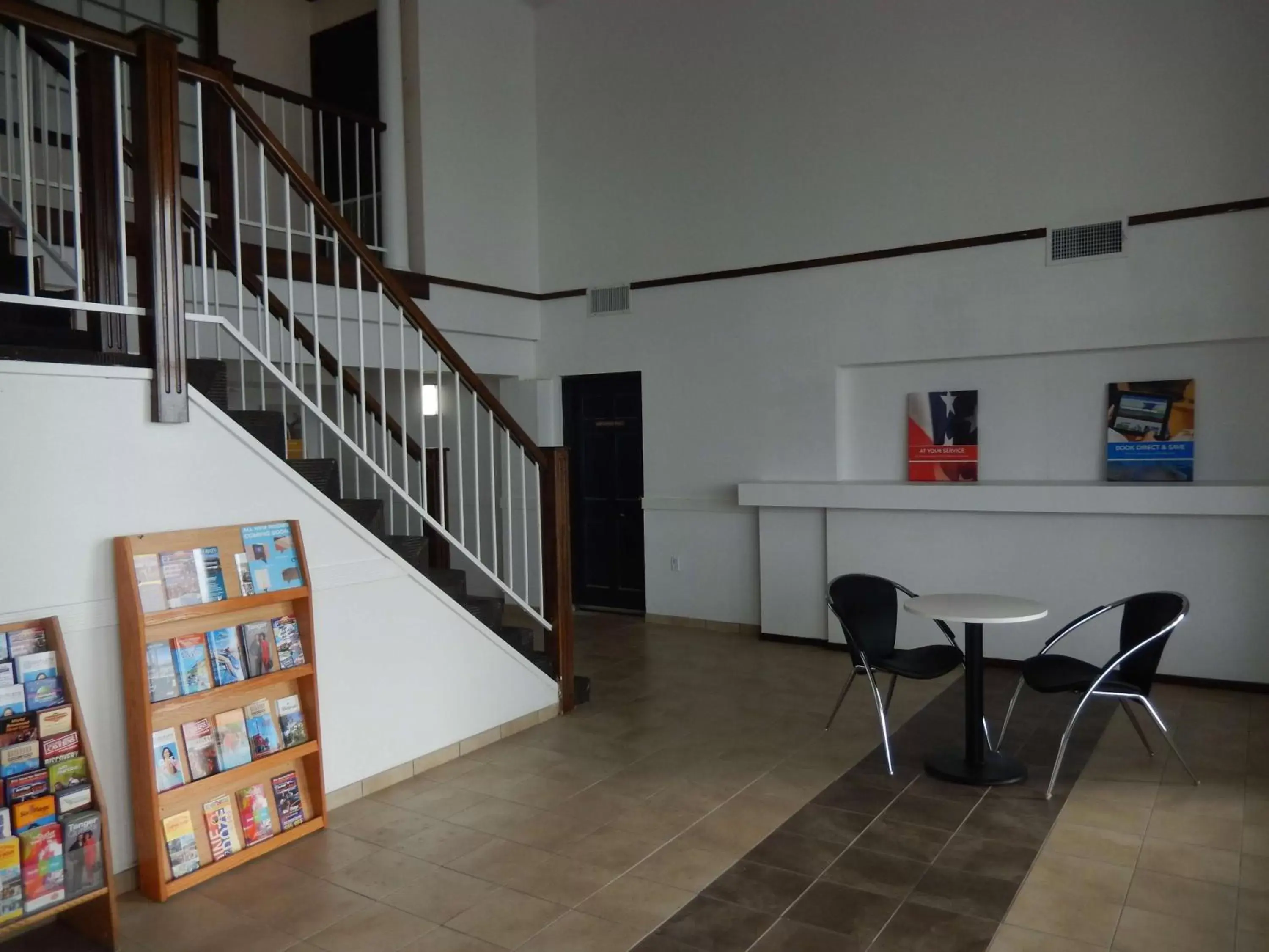 Library in Motel 6-Portland, TX Library in Motel 6-Portland, TX