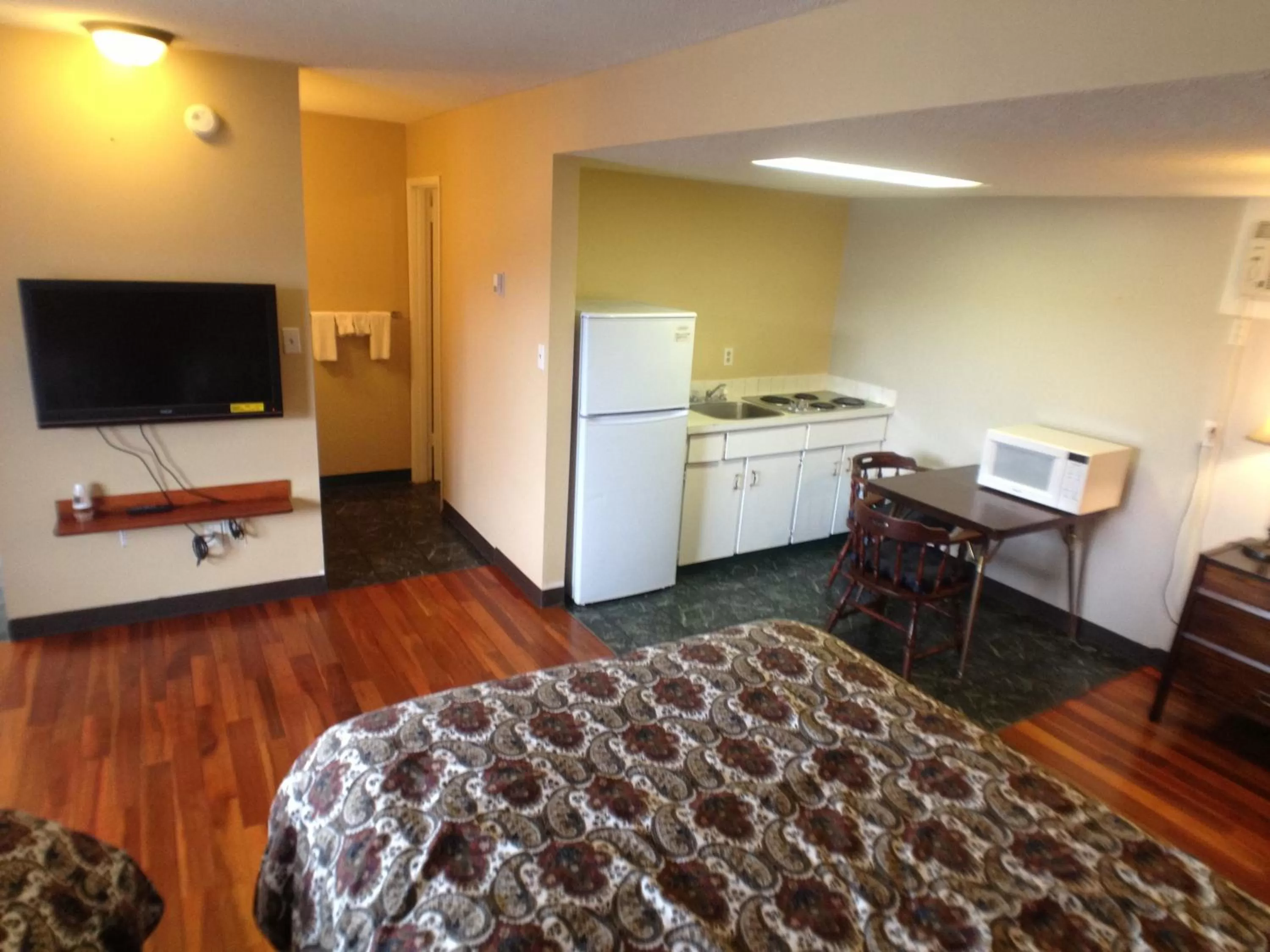 Kitchen or kitchenette in Galaxy Motel