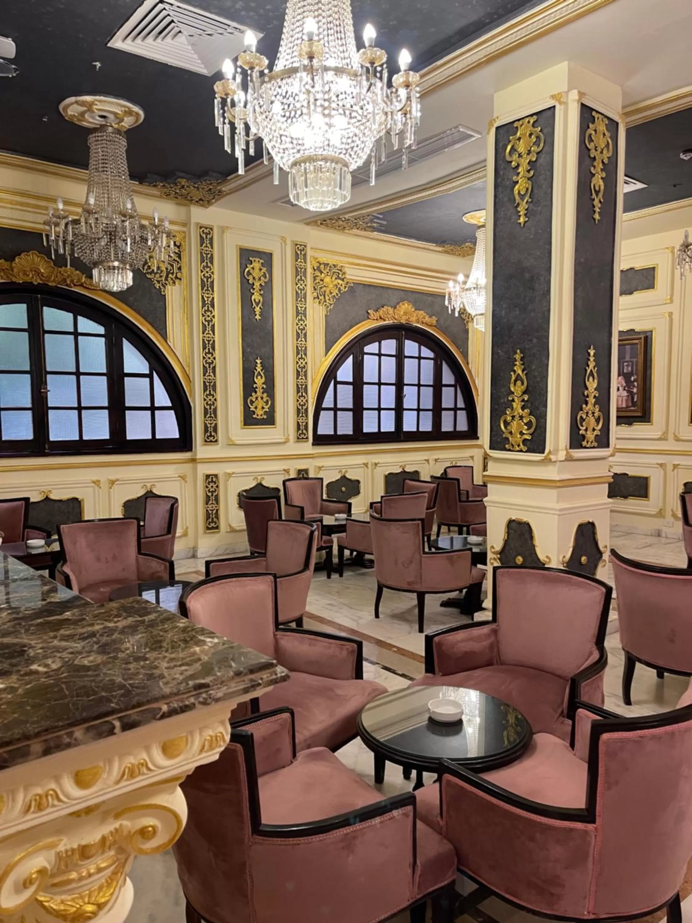 Restaurant/places to eat in Cosmopolitan hotel