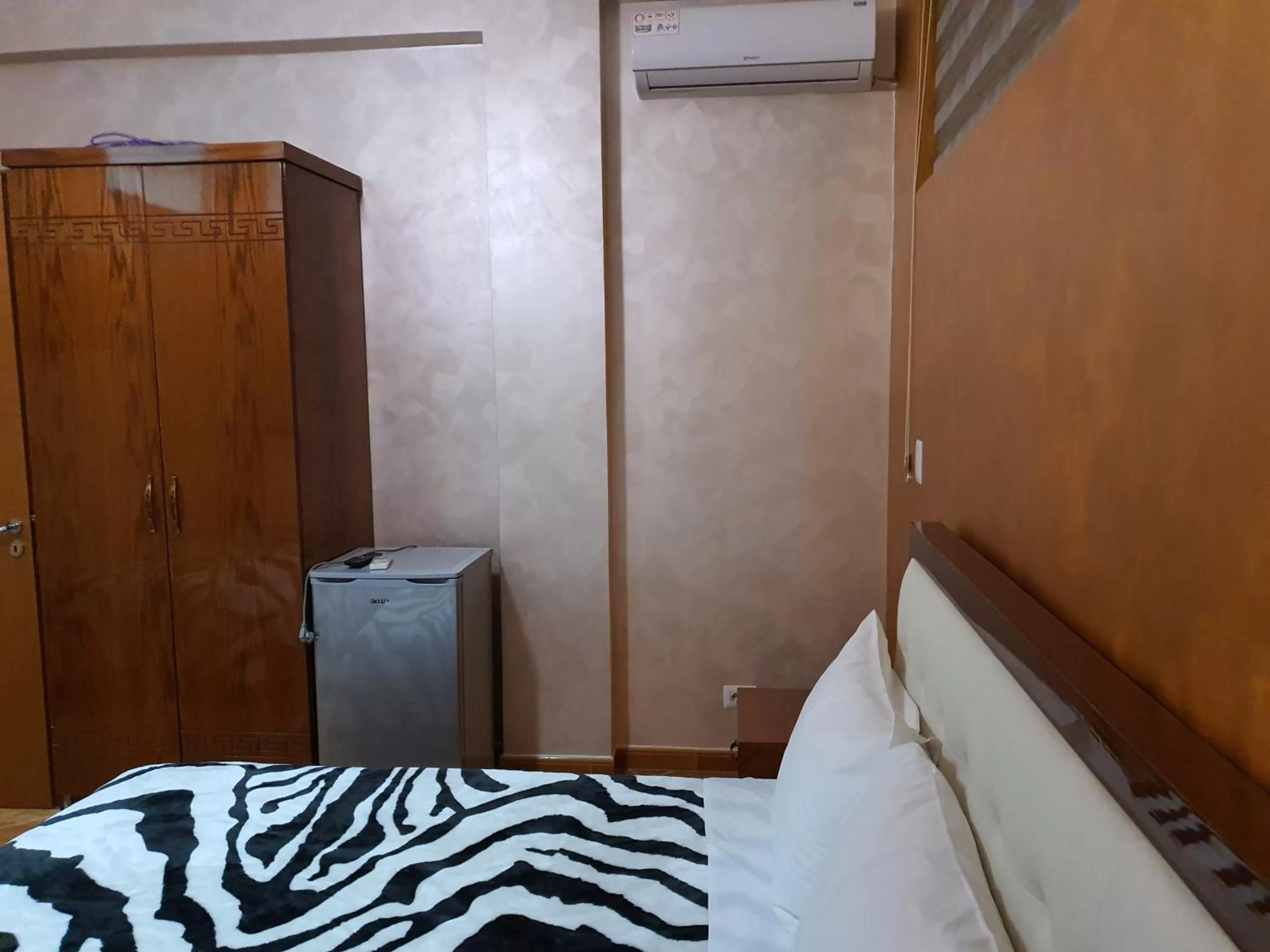 Bed in Kompleksi GJONI