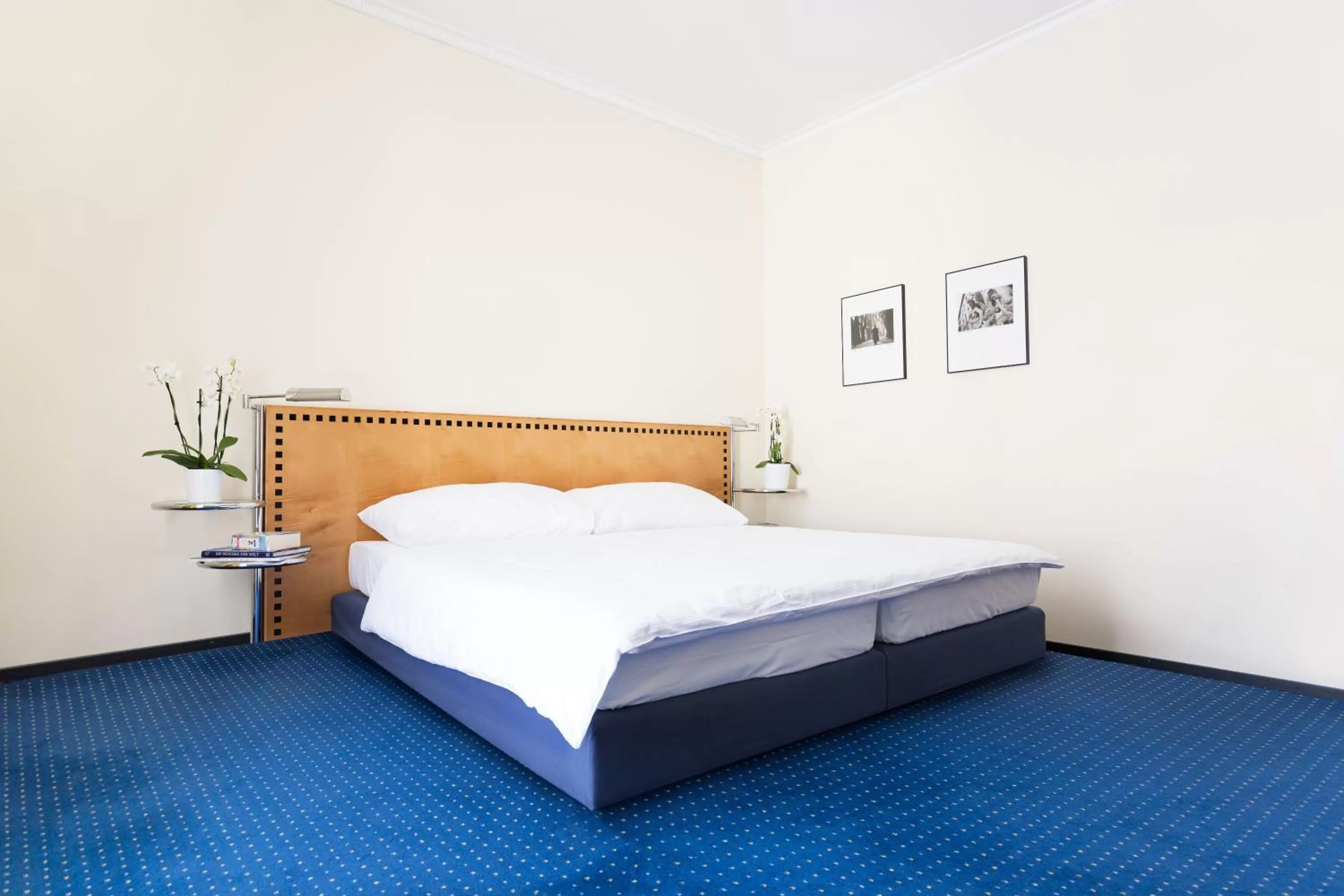 Day, Bed in GLANDON Rooms Elite