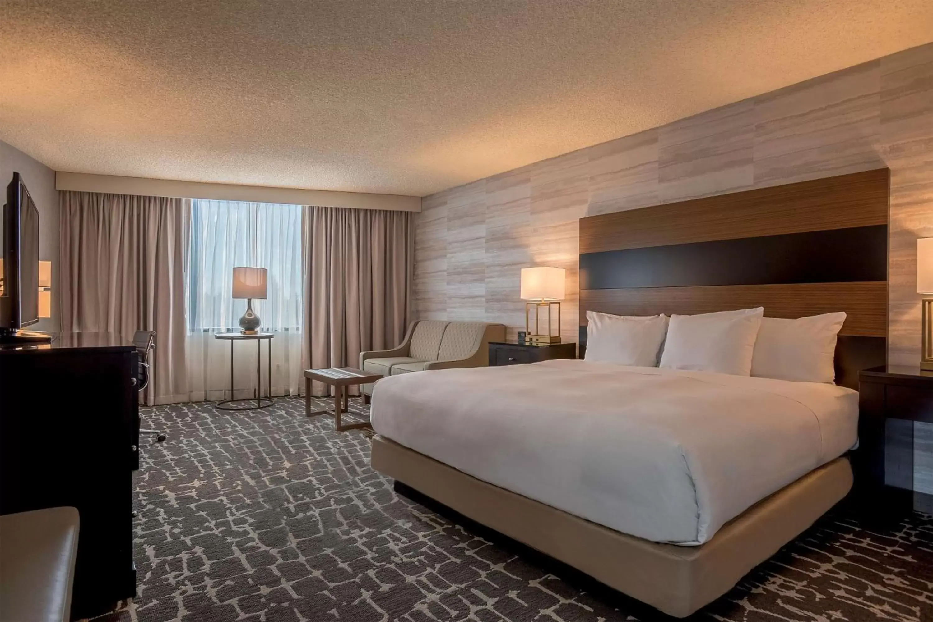 Bedroom, Bed in DoubleTree by Hilton Hotel Denver - Aurora