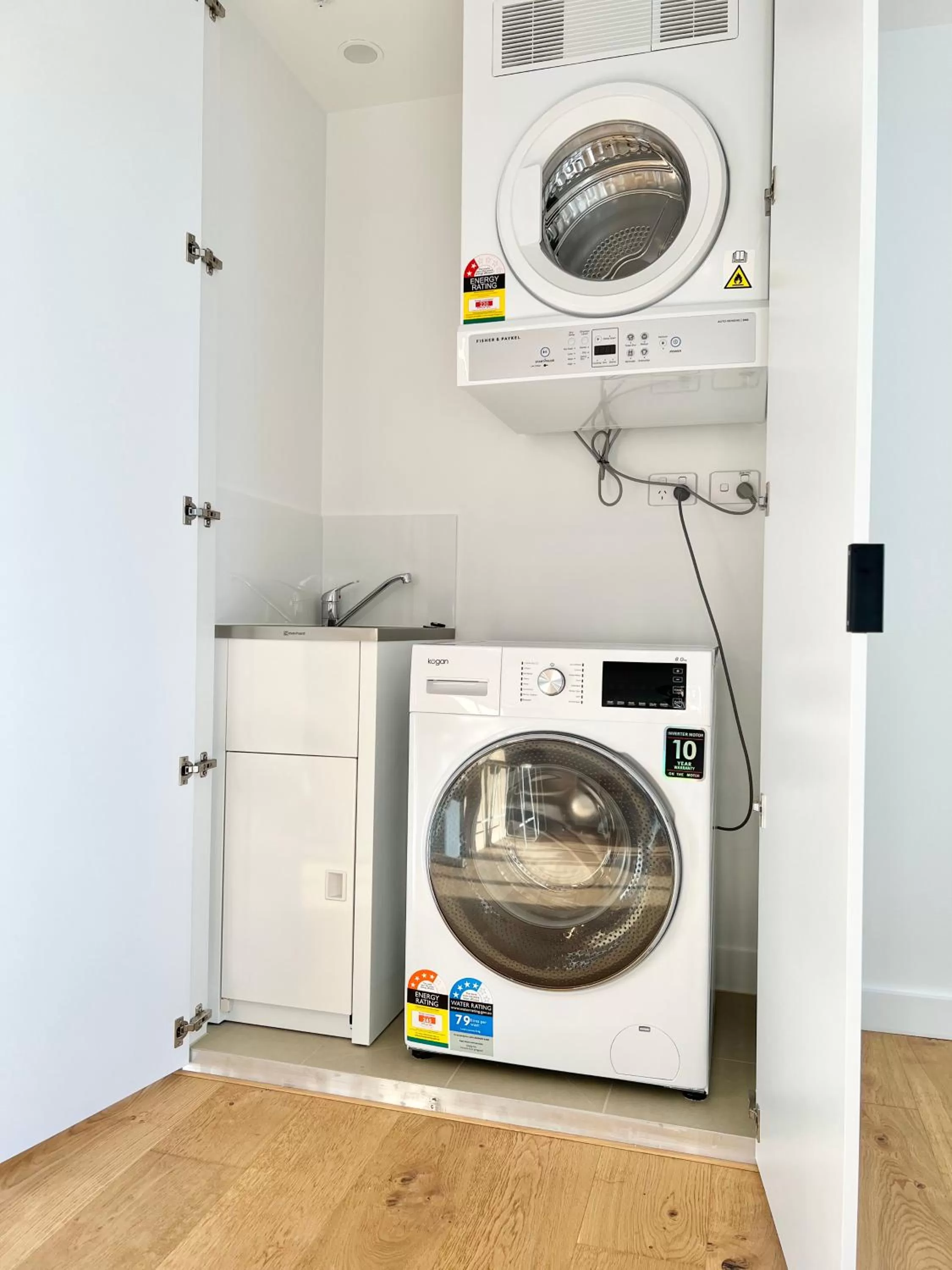 laundry, Kitchen/Kitchenette in Brisbane1Towers, South Brisbane QLD 4101