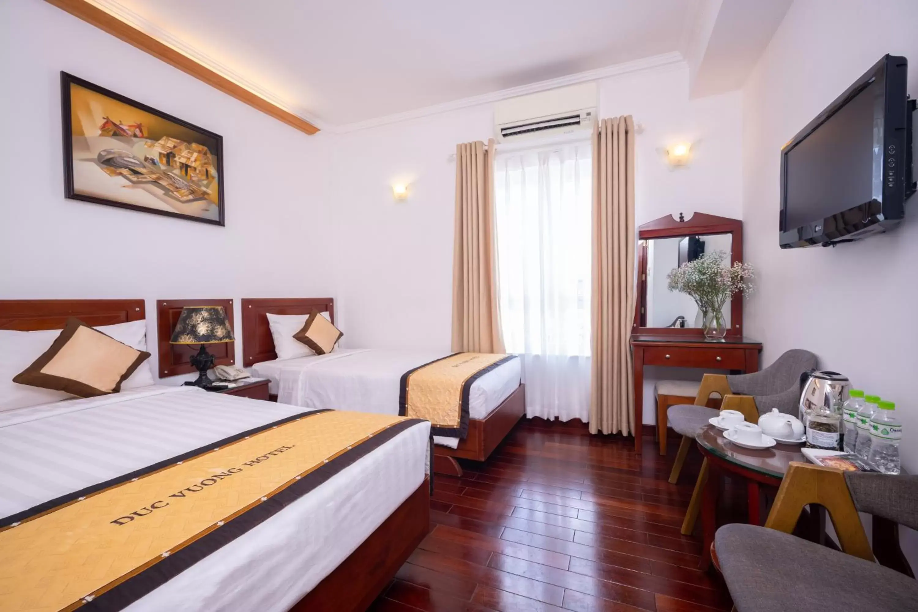 Photo of the whole room, Bed in Duc Vuong Saigon Hotel - Bui Vien Photo of the whole room, Bed in Duc Vuong Saigon Hotel - Bui Vien