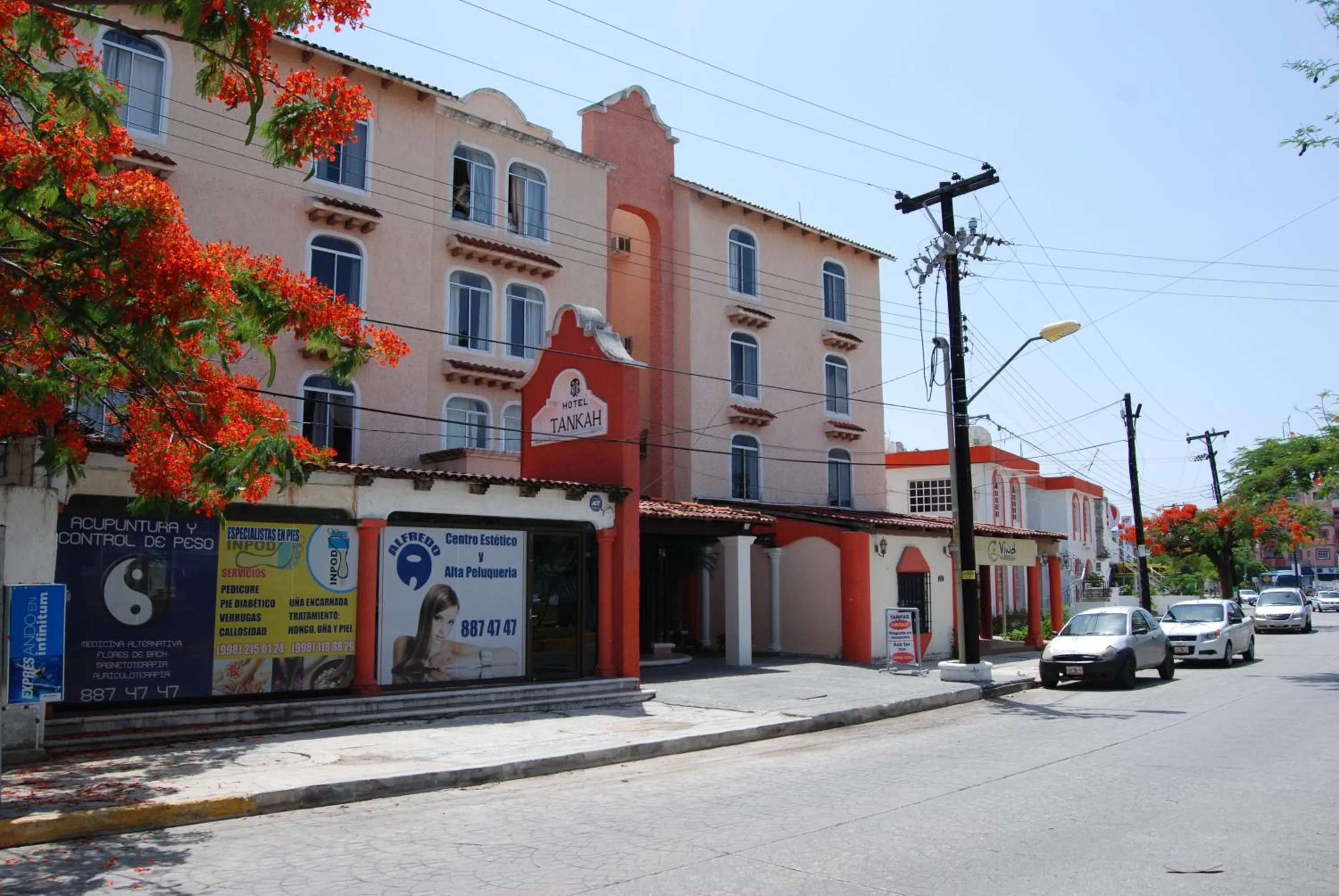 Facade/entrance in Hotel Tankah Cancun