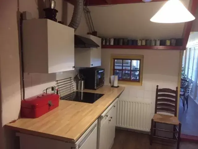 Kitchen/Kitchenette in B&B De Mersken