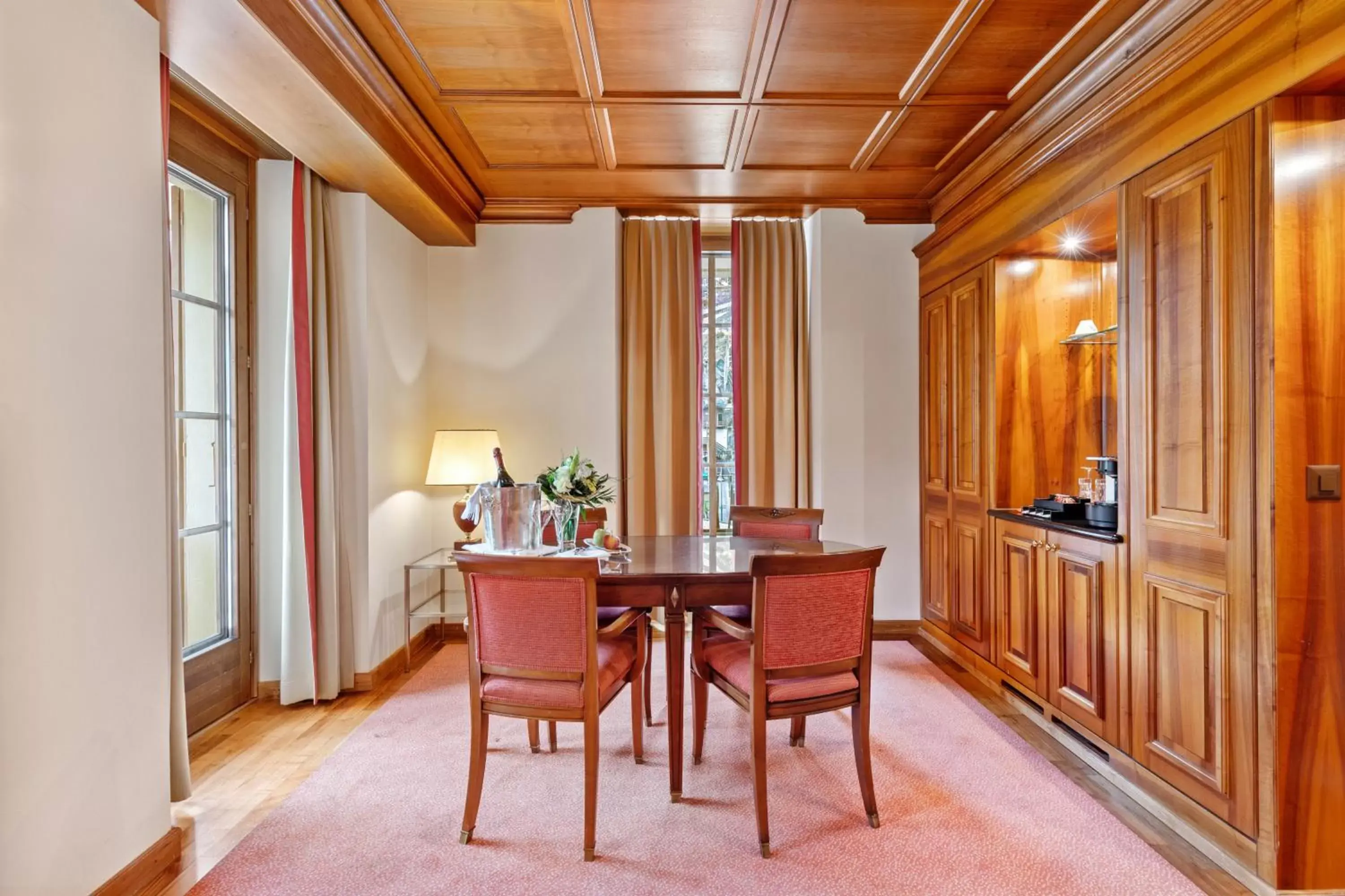 Dining area in Grand Hotel Zermatterhof