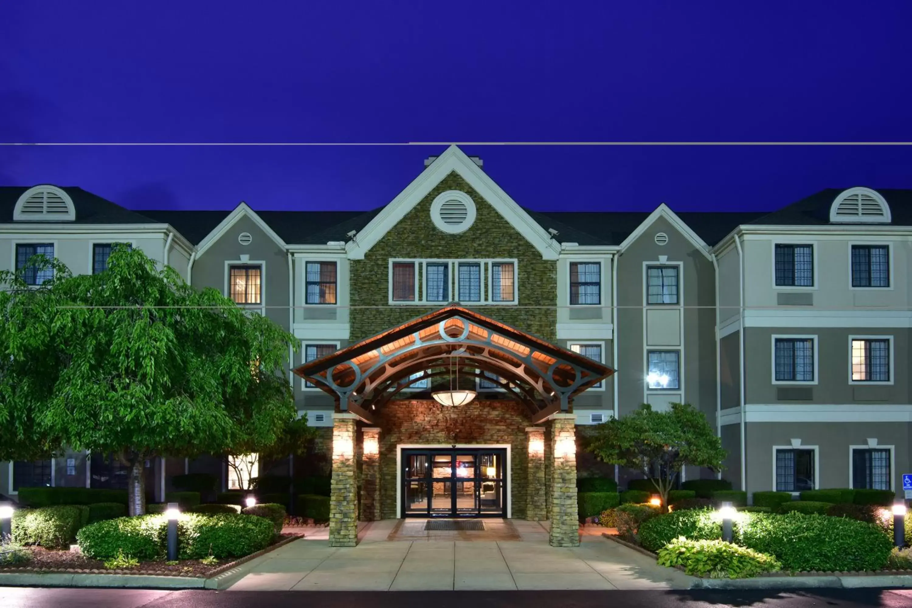 Property Building in Staybridge Suites Columbus-Airport, an IHG Hotel