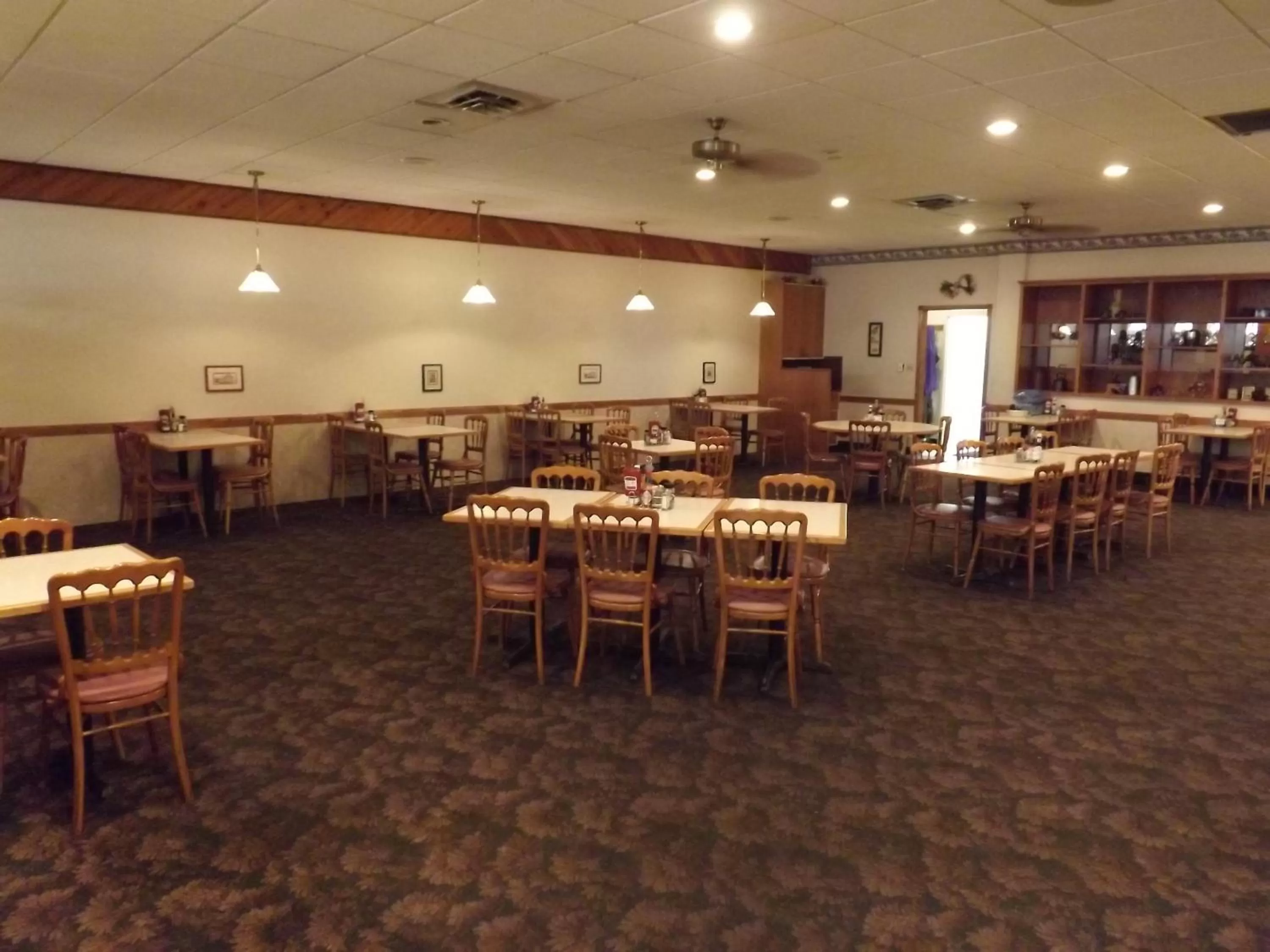 Restaurant/places to eat in Ramada by Wyndham Sterling