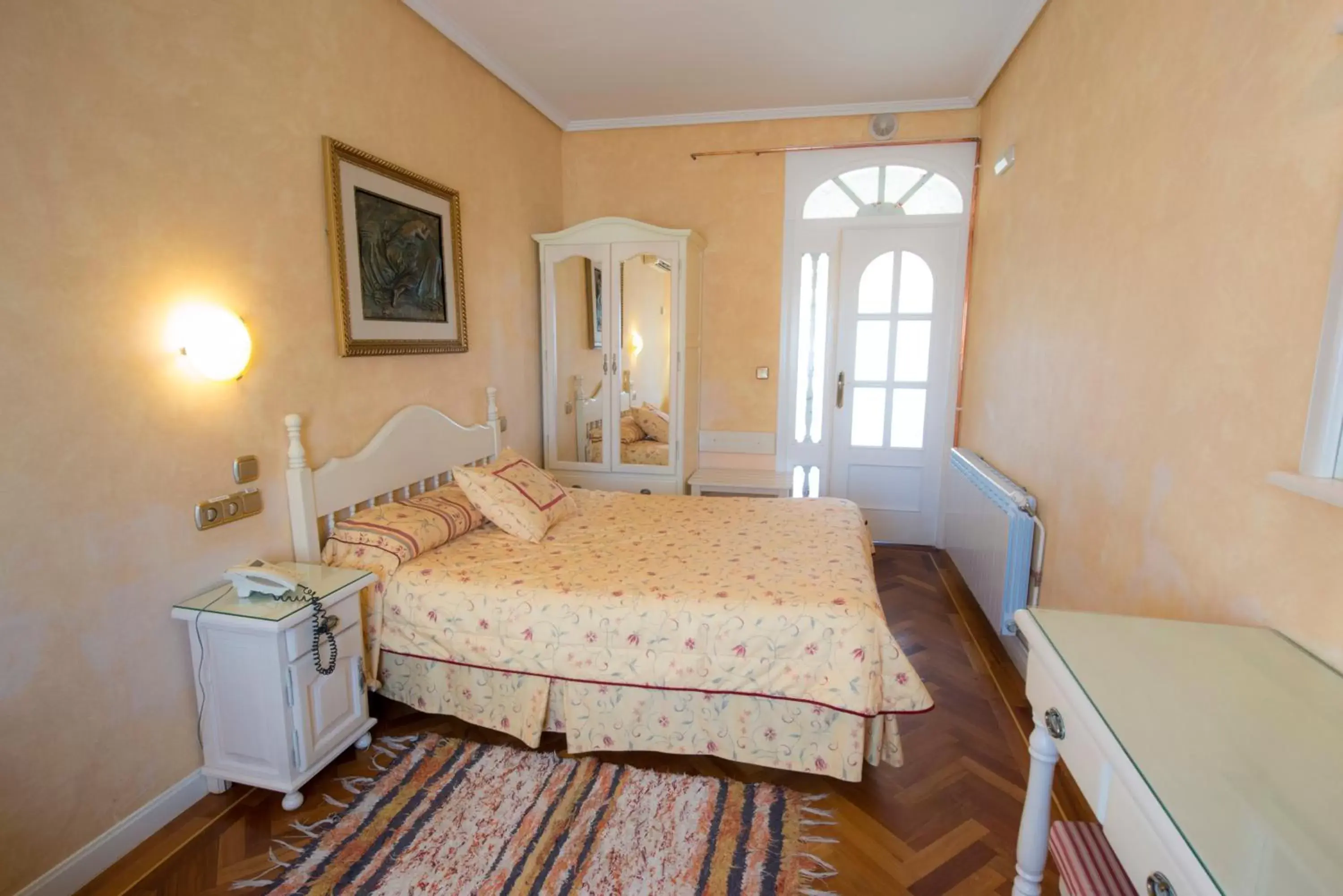 Bedroom, Bed in Los Arcos