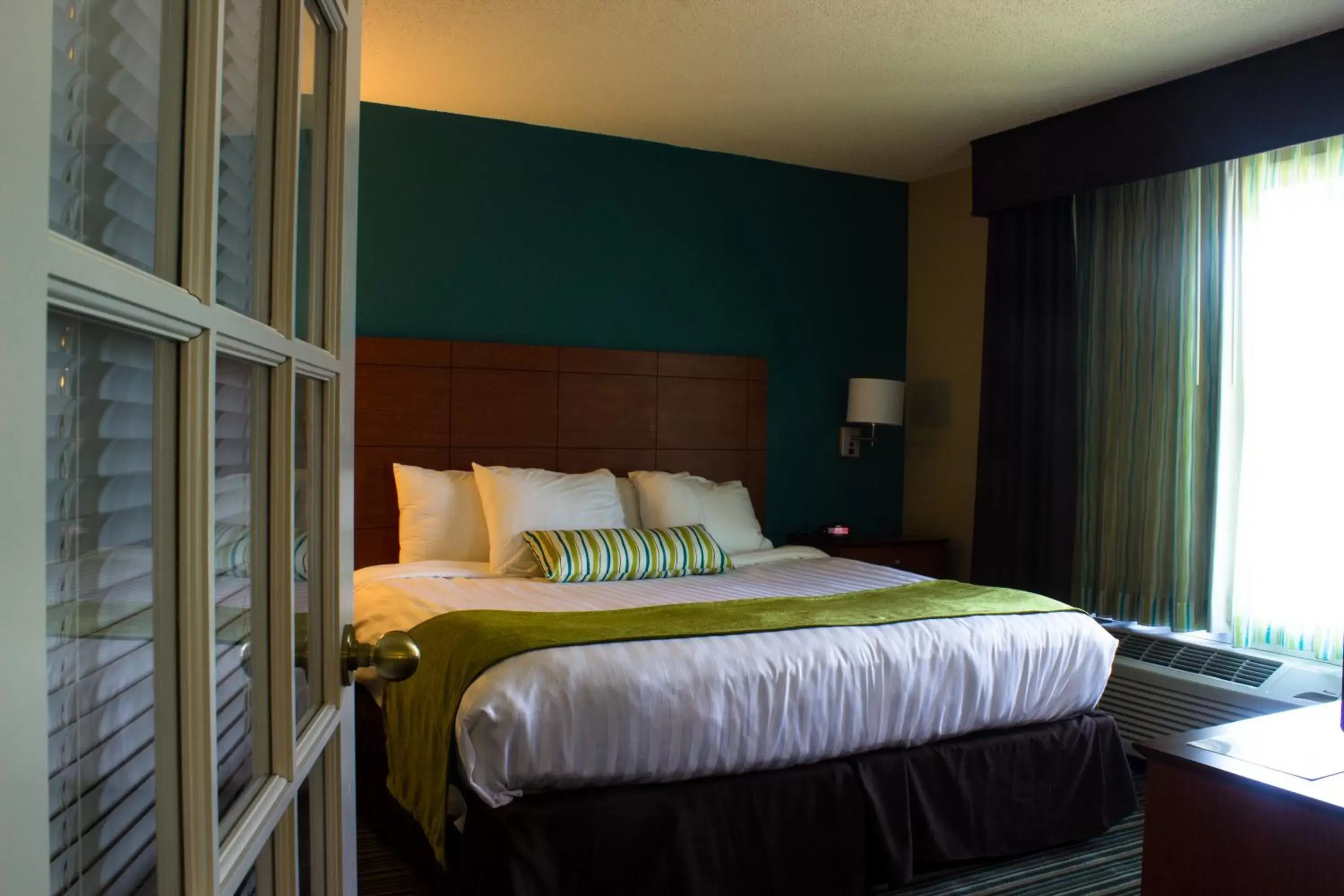 Bedroom, Bed in BEST WESTERN Plus Menomonie Inn & Suites