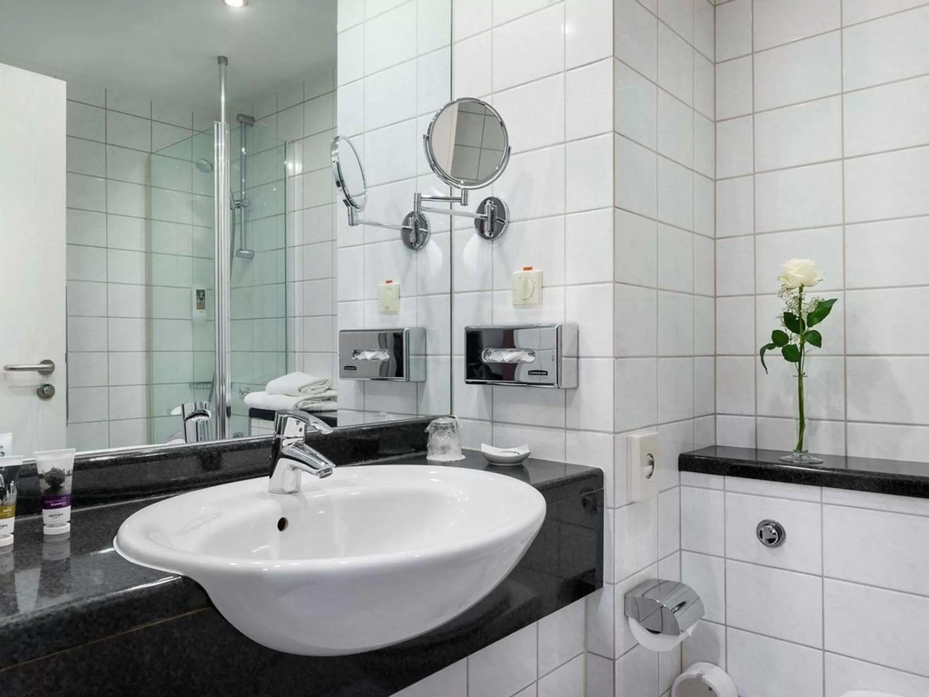 Photo of the whole room, Bathroom in Mercure Hotel Ingolstadt