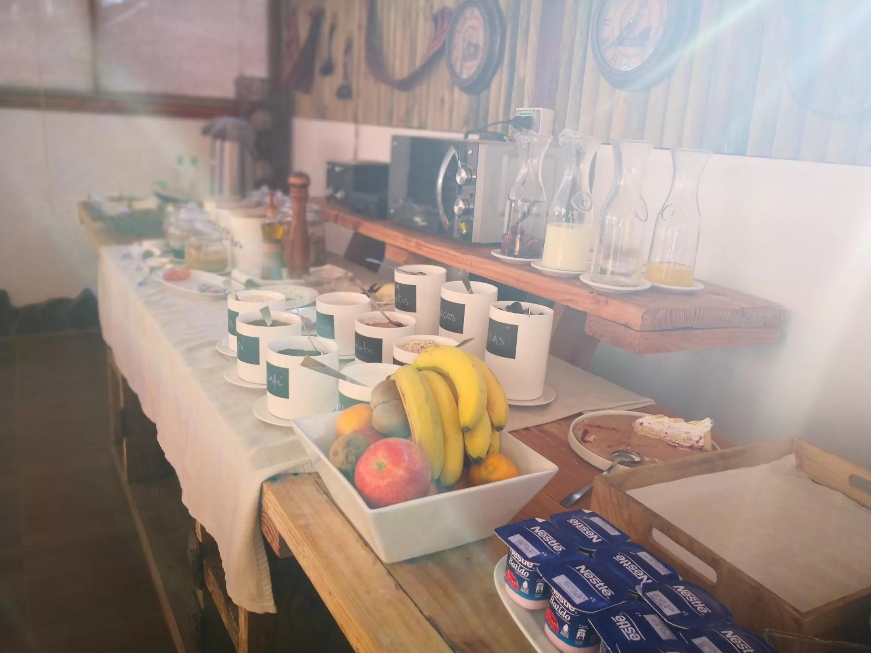 Buffet breakfast in Hotel Casa Algarrobo