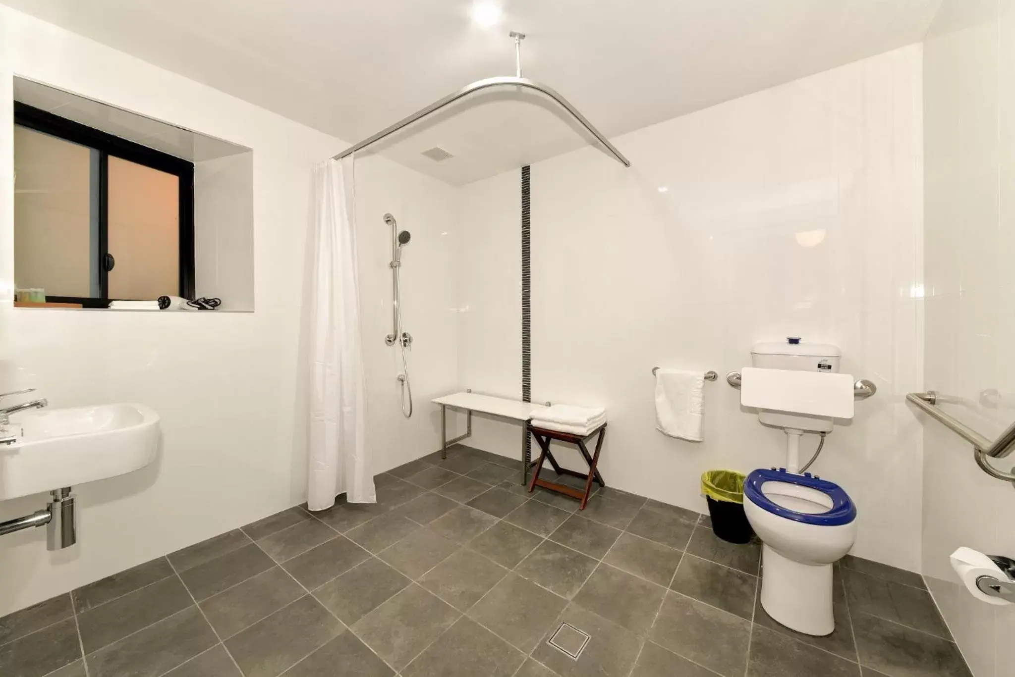 Bathroom in Sinofield Edu-Retreat