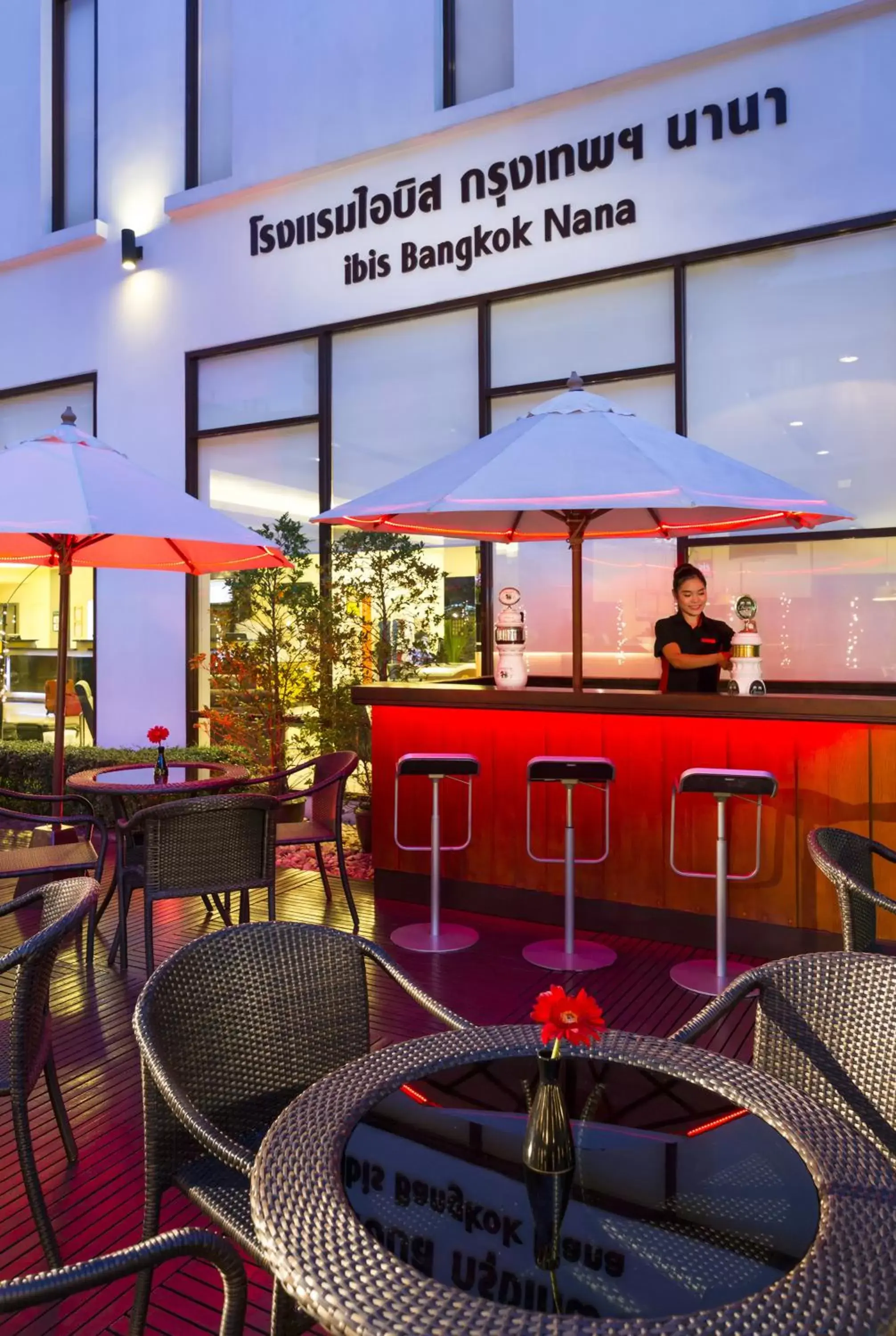 Lounge or bar in Ibis Bangkok Sukhumvit 4