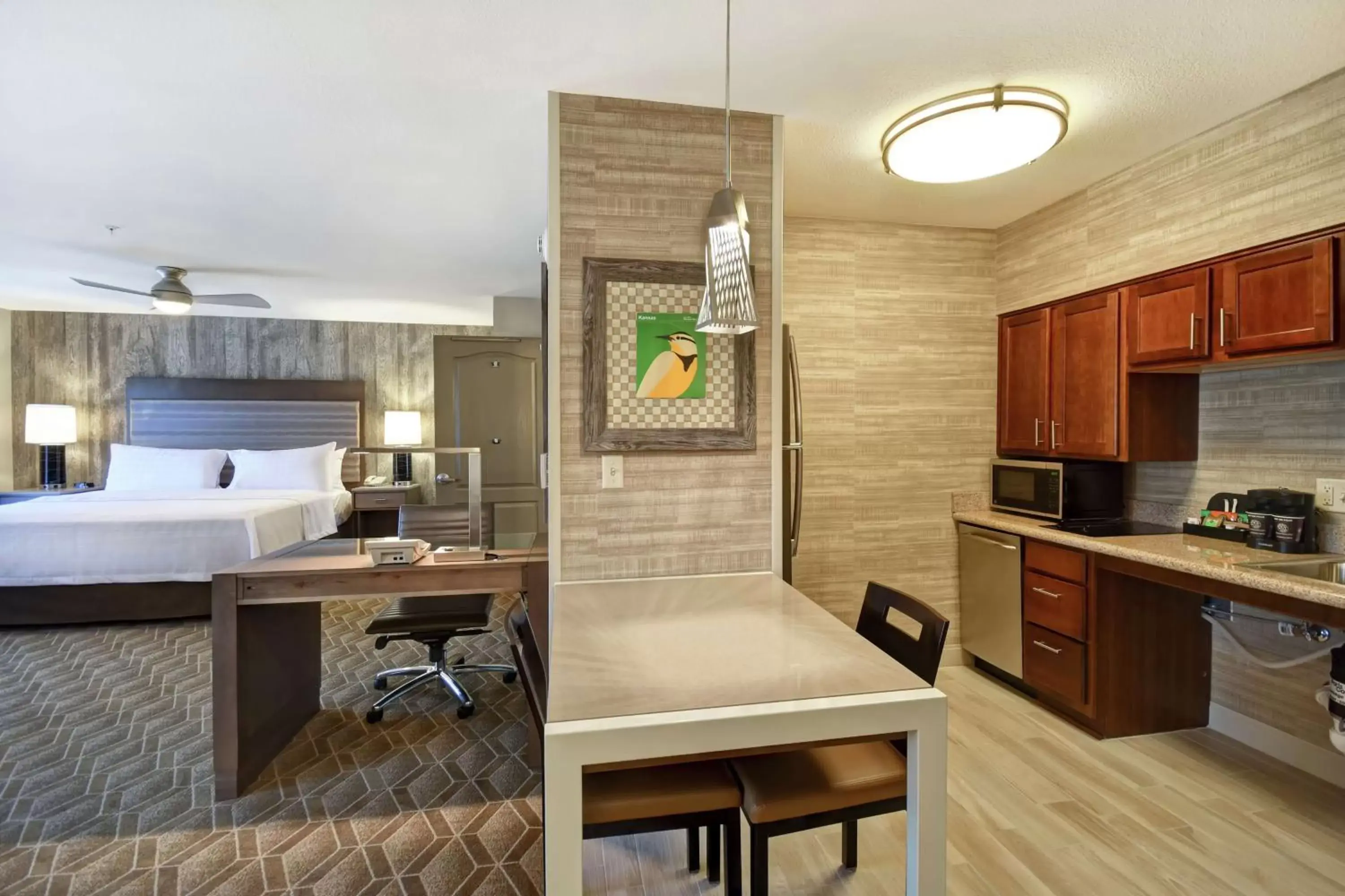 Bedroom, Kitchen/Kitchenette in Homewood Suites by Hilton at The Waterfront