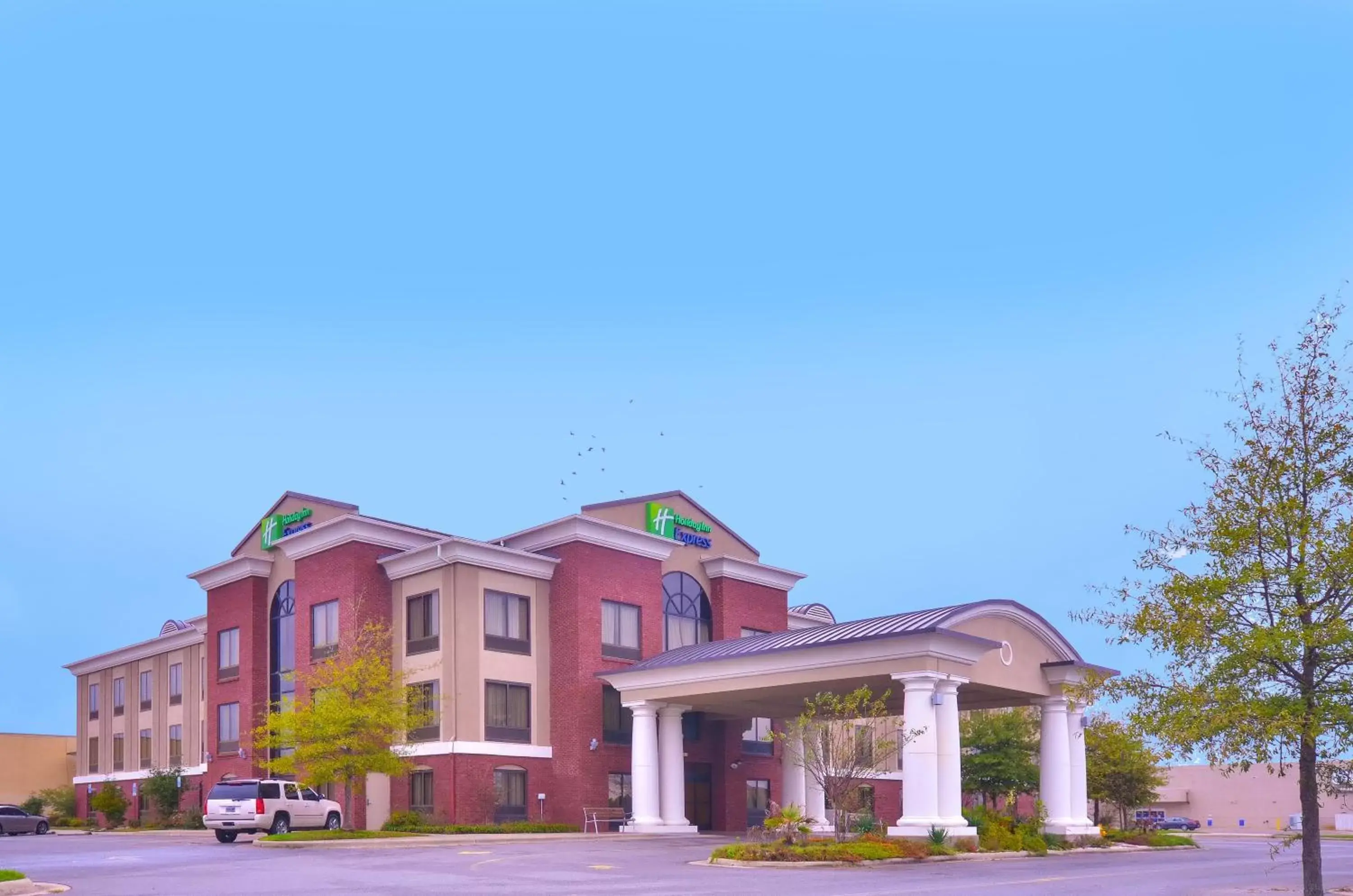 Property Building in Holiday Inn Express & Suites Pine Bluff/Pines Mall, an IHG Hotel