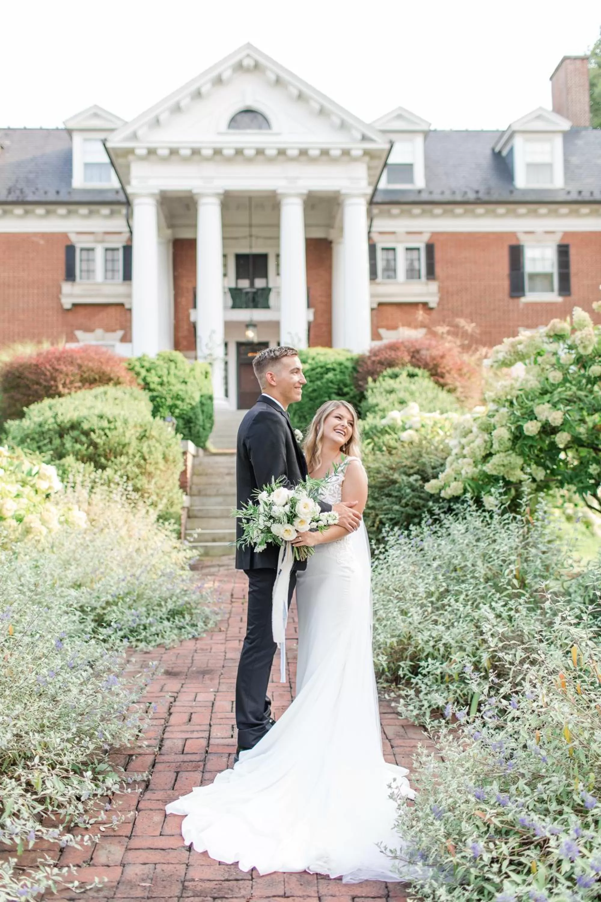 Facade/entrance in Mercersburg Inn