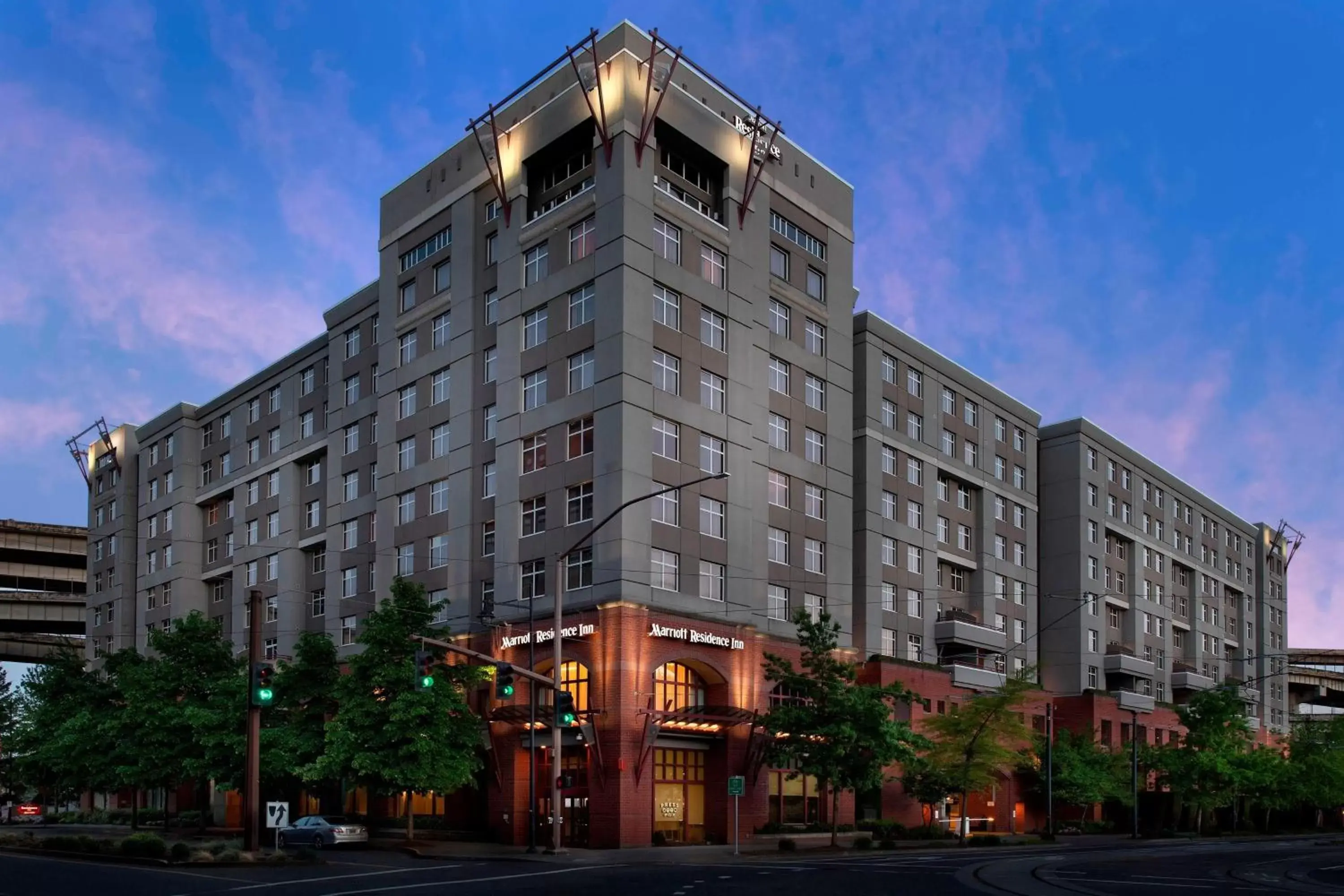 Property Building in Residence Inn Portland Downtown/RiverPlace