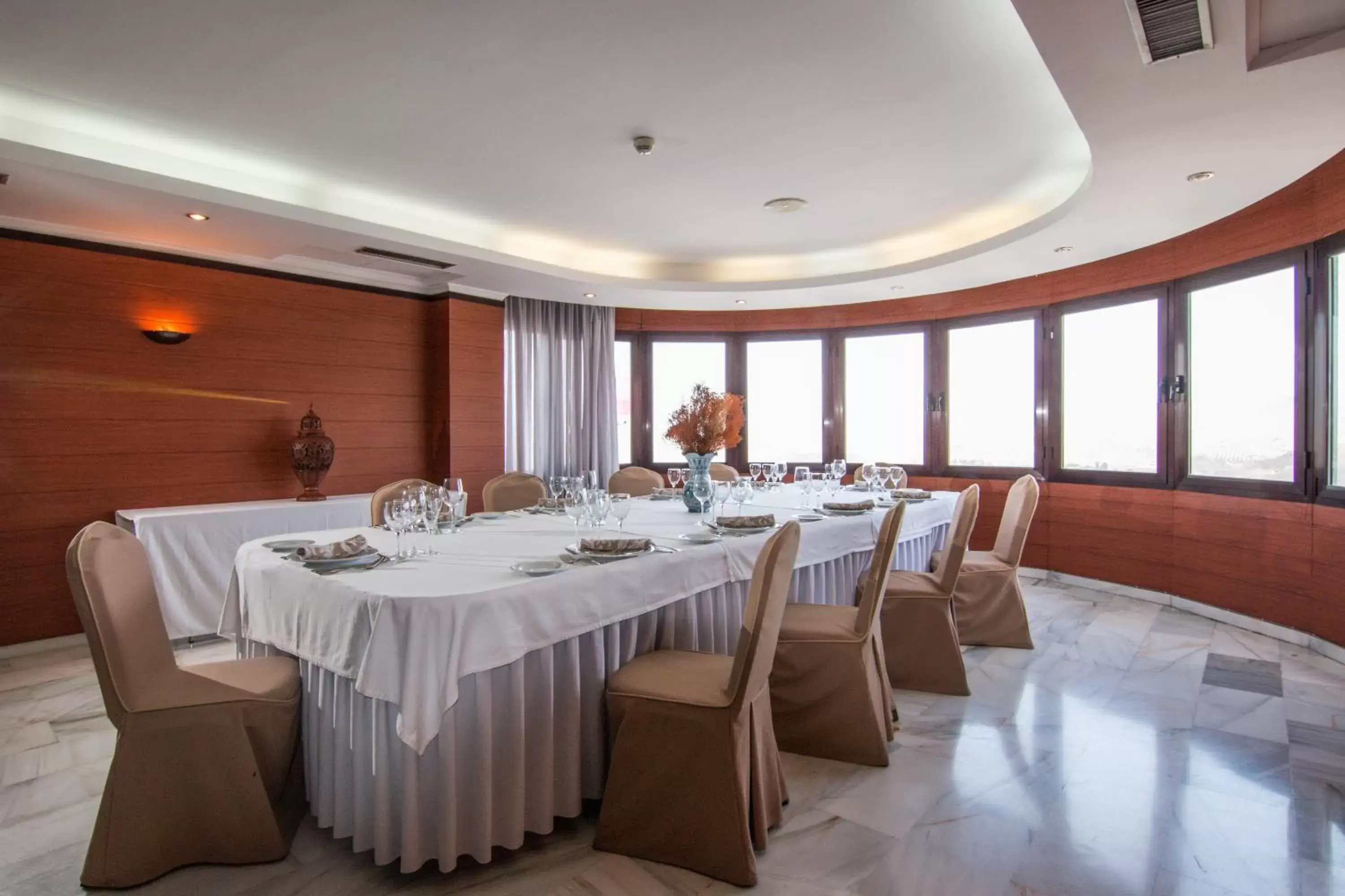 Restaurant/places to eat in Hotel Abades Loja Restaurant/places to eat in Hotel Abades Loja