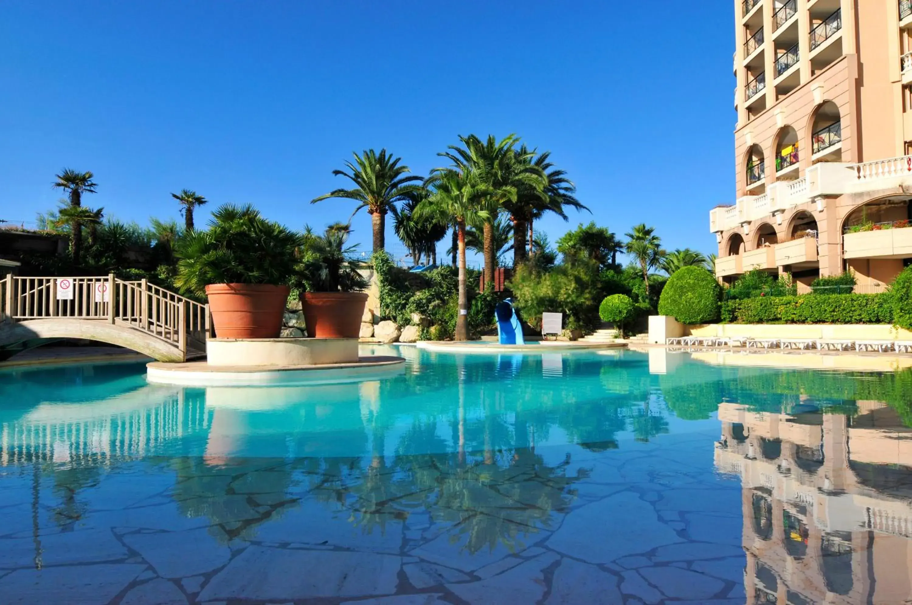 Facade/entrance, Swimming Pool in Residhotel Villa Maupassant