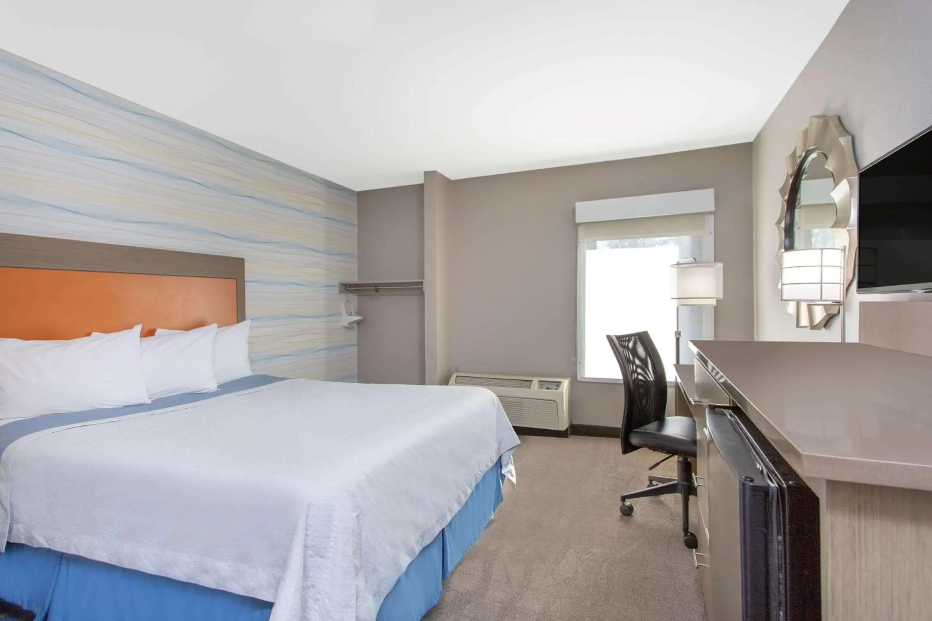 Photo of the whole room, Bed in Days Inn by Wyndham Lanham Washington DC