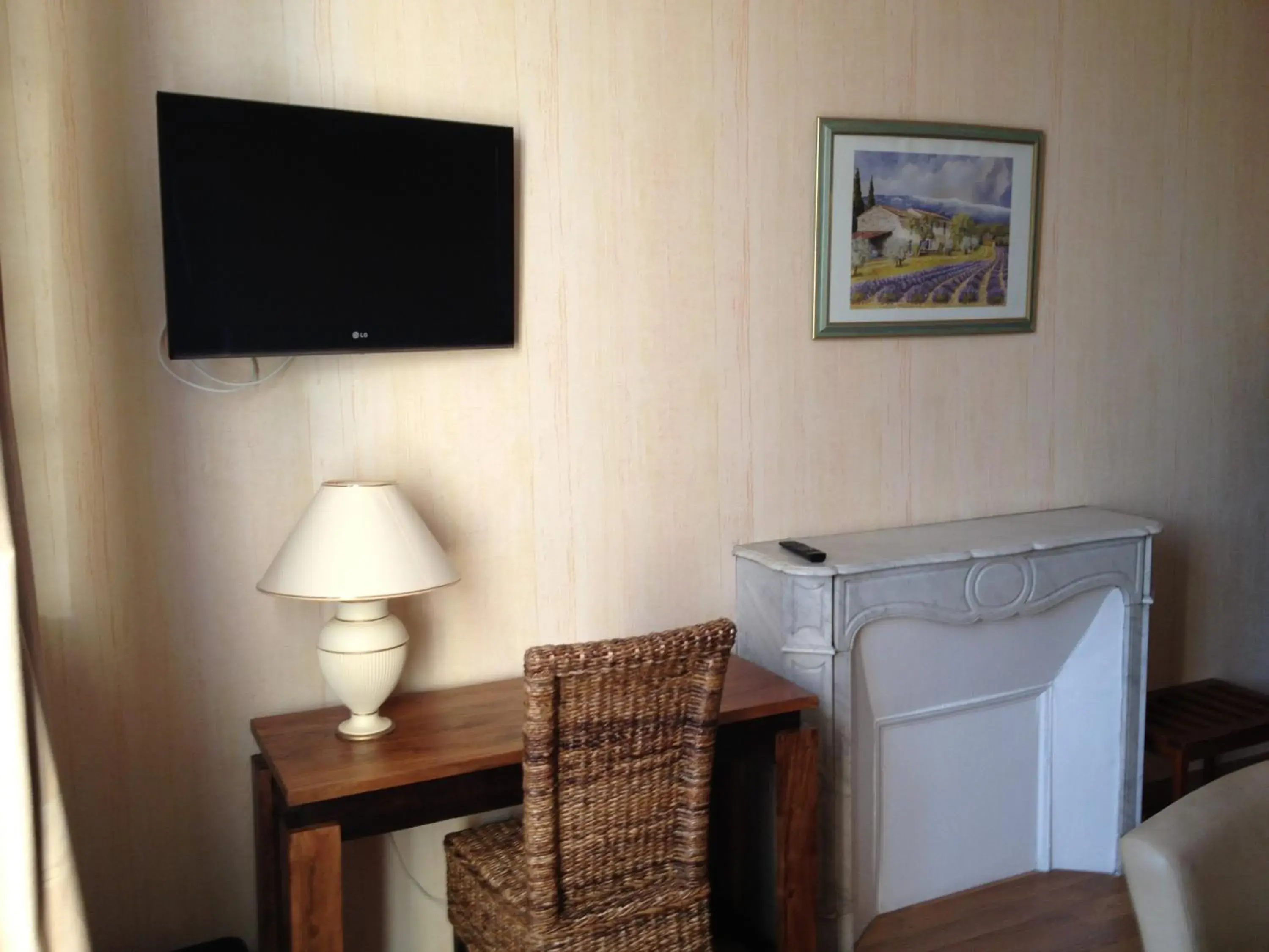 Seating area, TV/Entertainment Center in Hotel Couleurs Sud