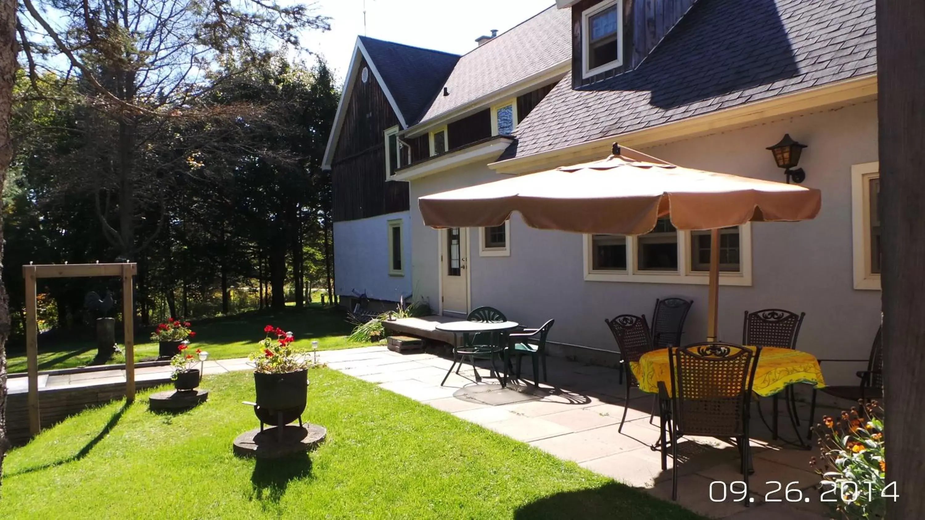 Garden, Property Building in Auberge de la Tour et Spa