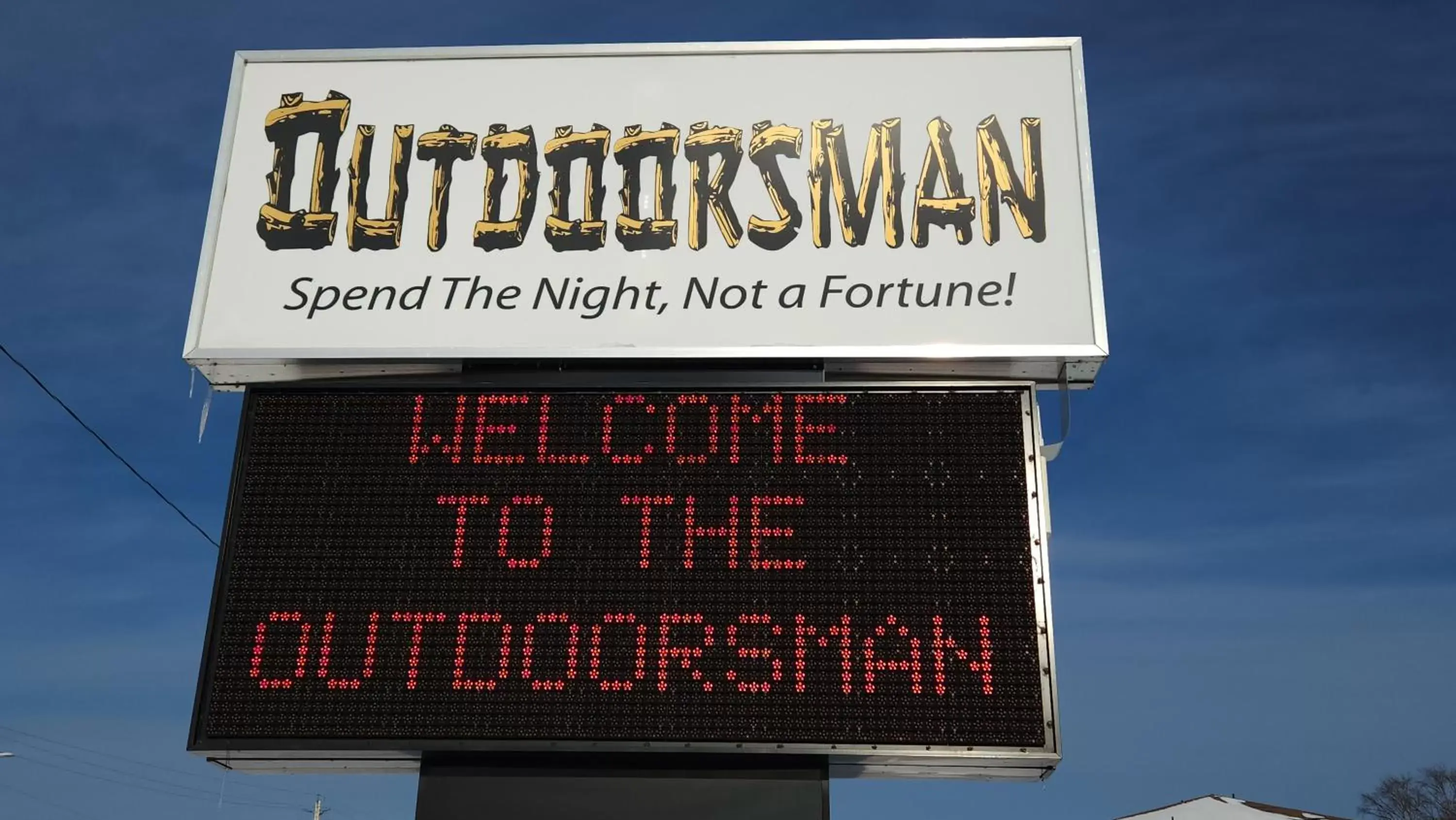 Property building in Outdoorsman Motel