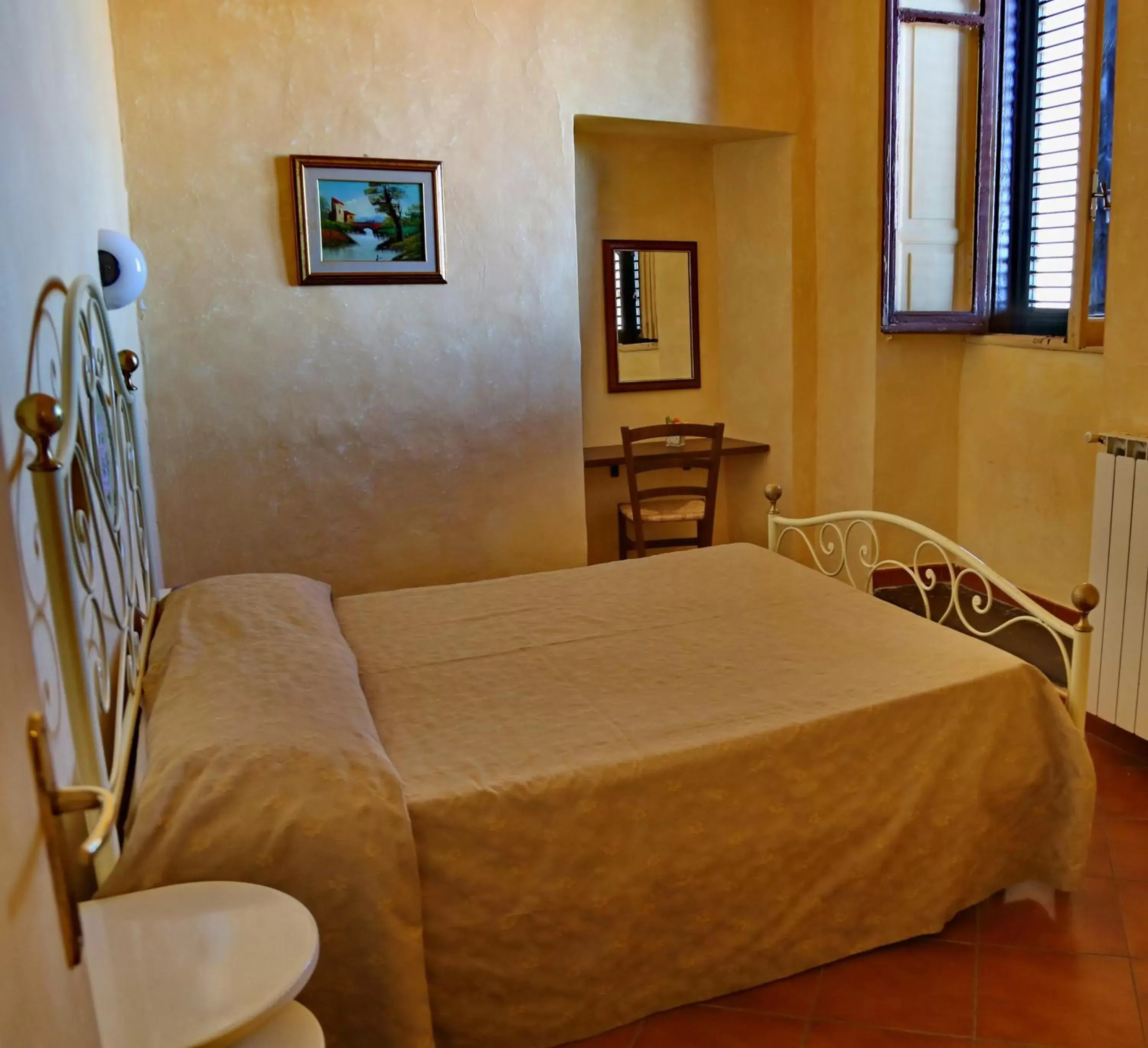 Bedroom, Bed in Hotel Italia Cortona