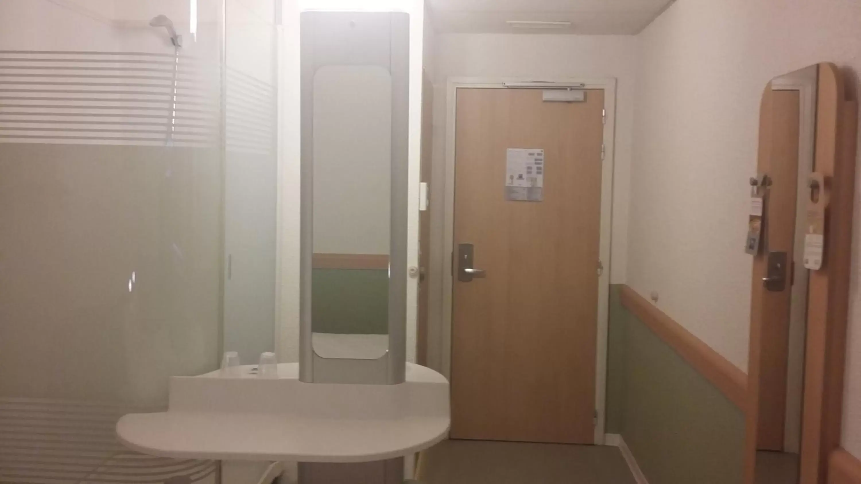 Bathroom in Ibis Budget Montbéliard