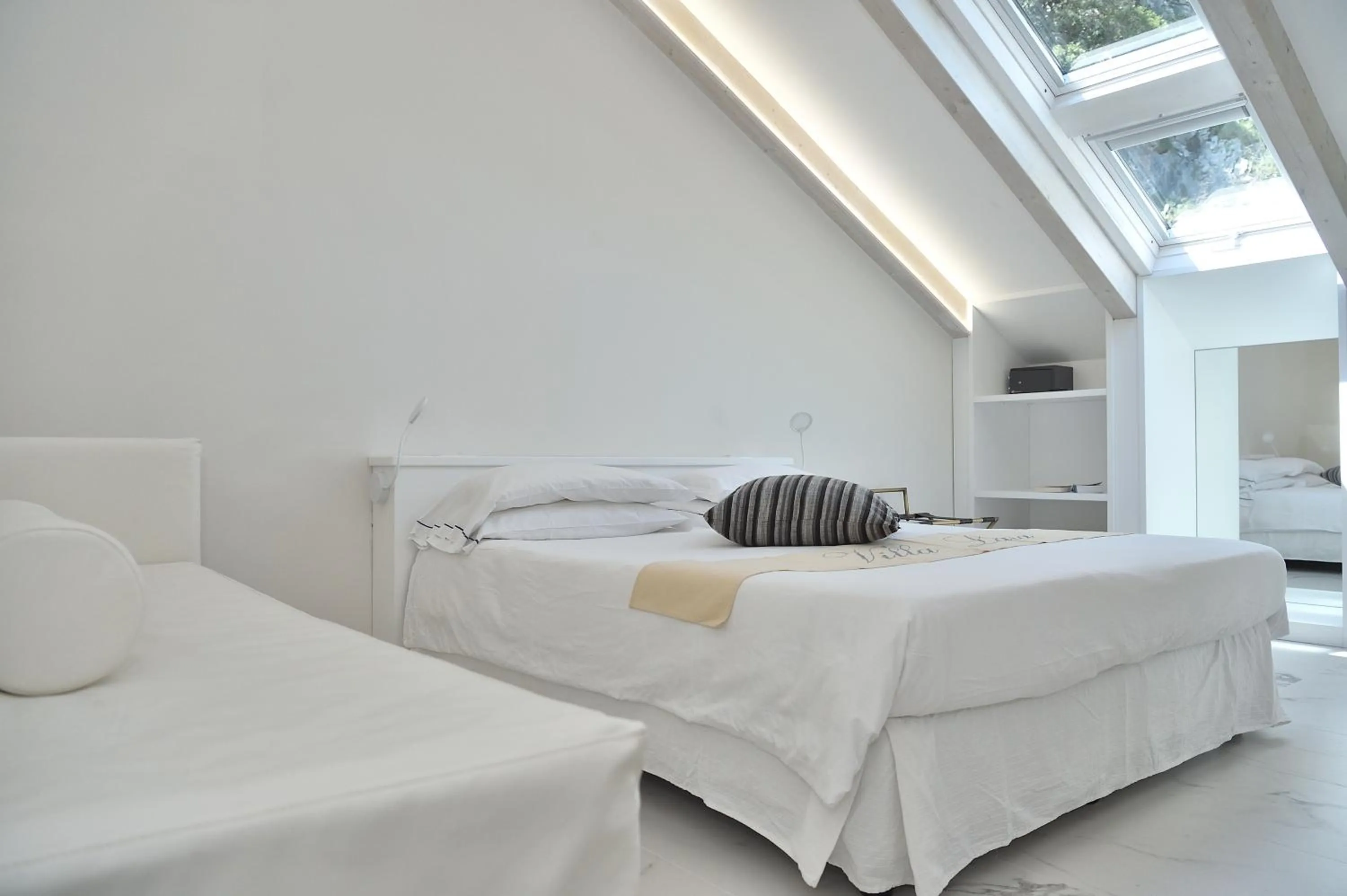 Bed in Villa Lara Hotel