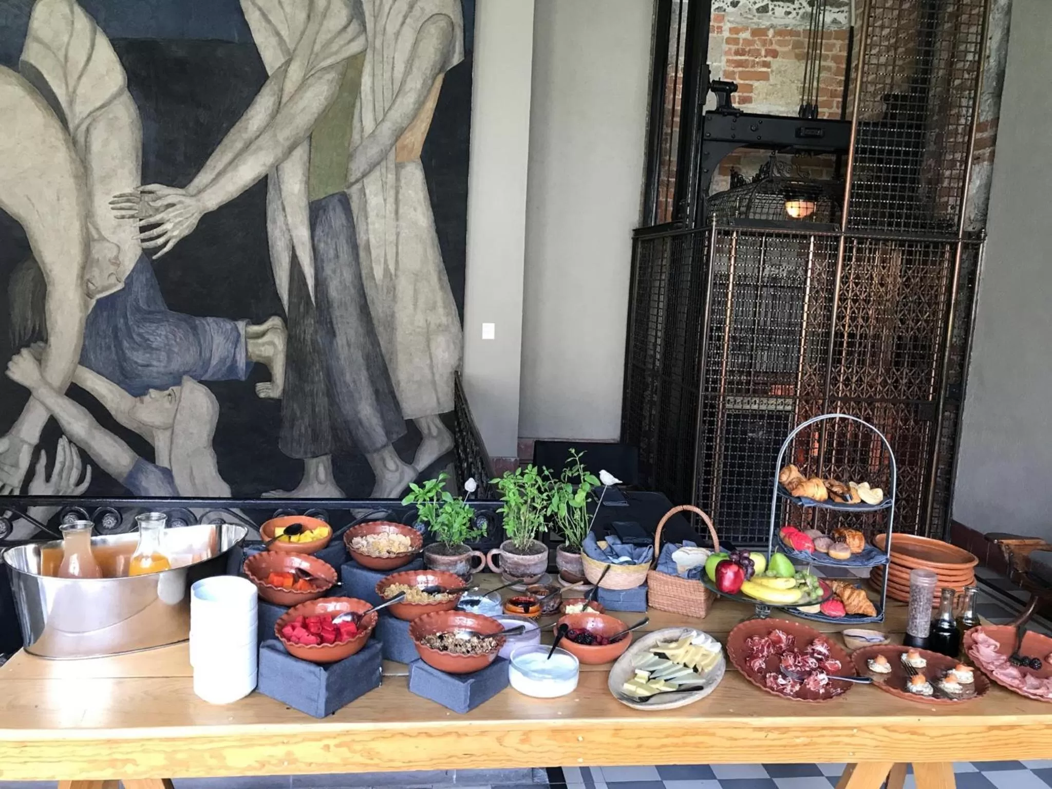 Continental breakfast in Downtown Mexico