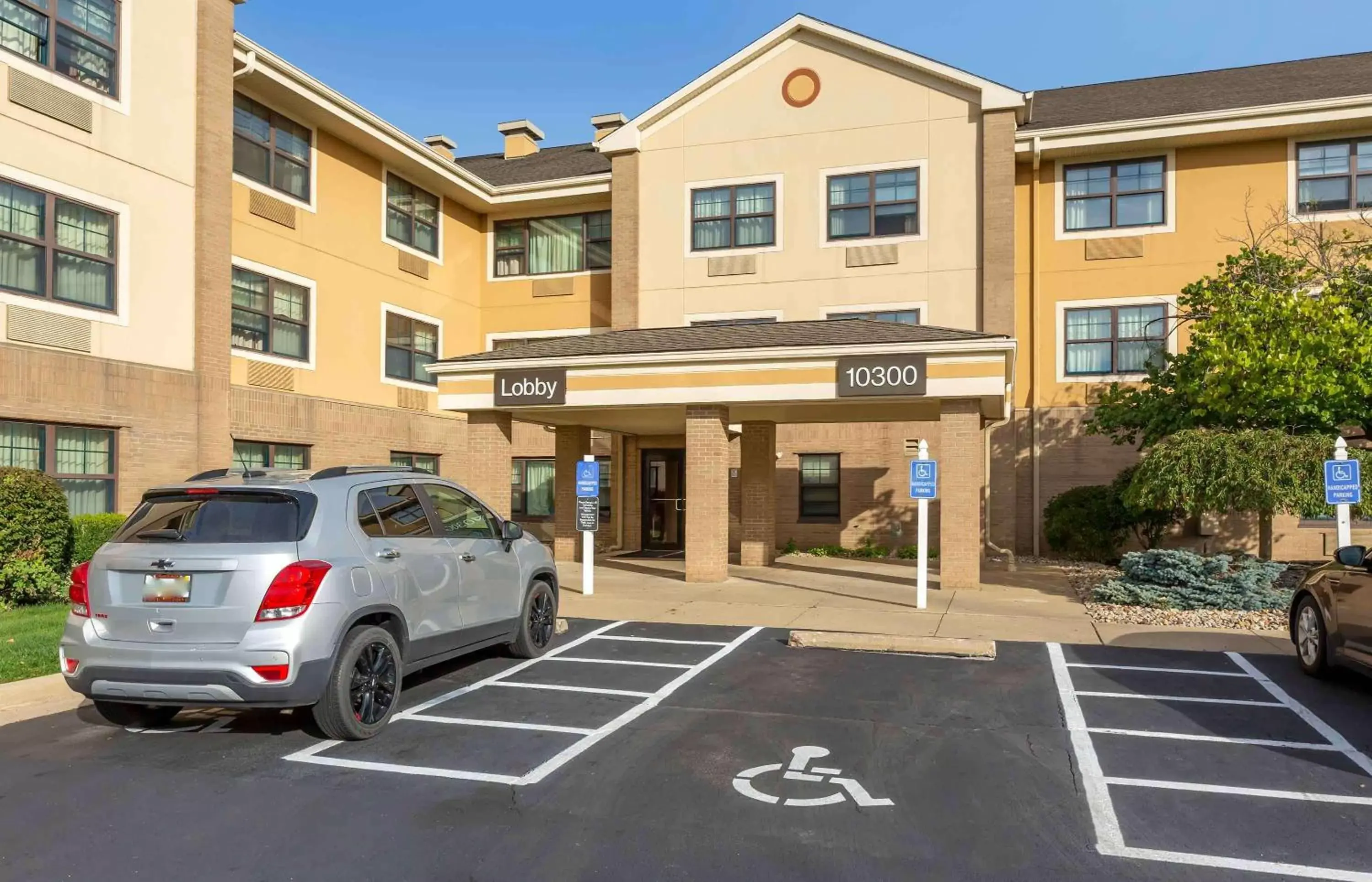 Property Building in Extended Stay America Suites - Cleveland - Brooklyn