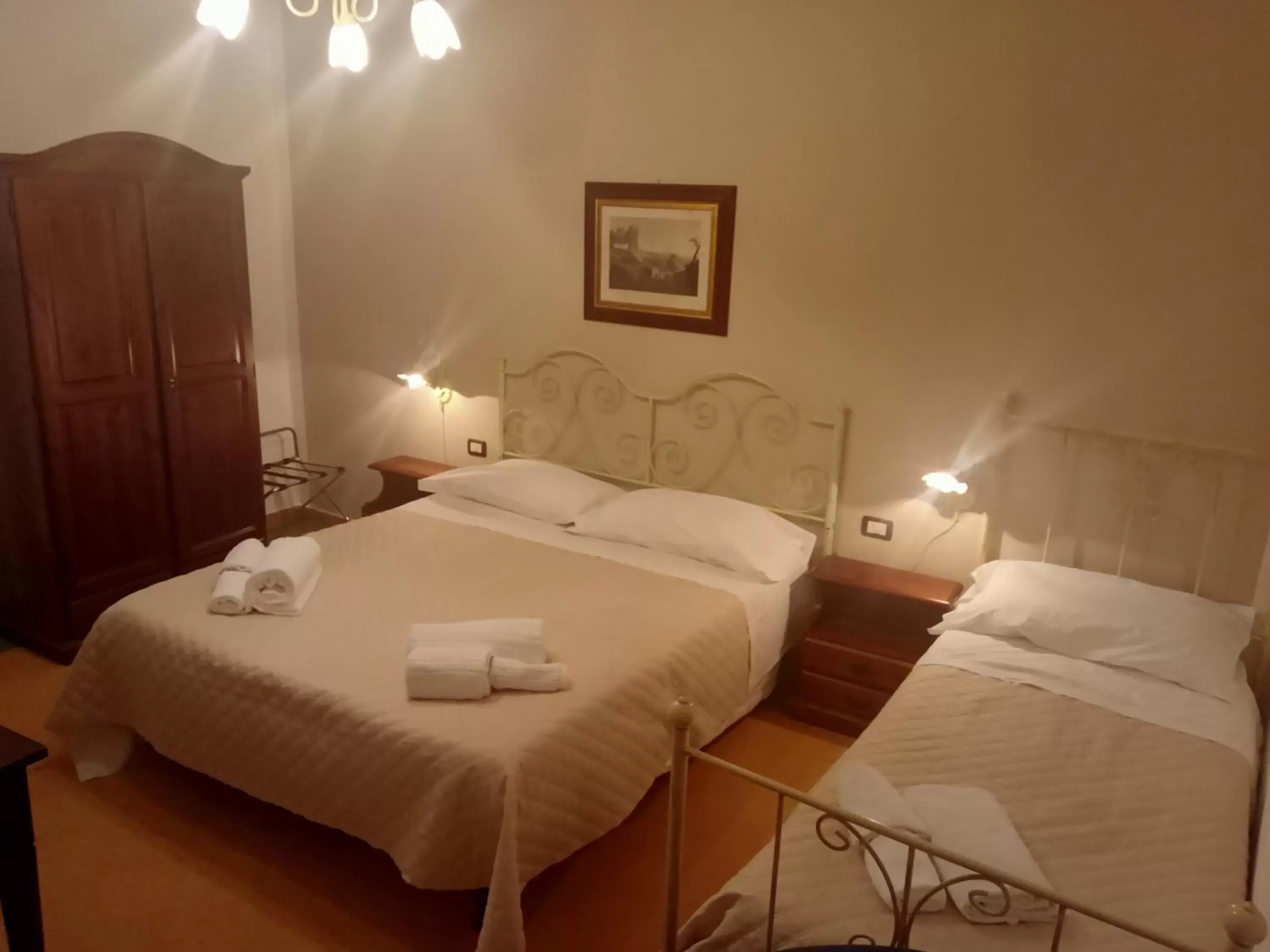 Photo of the whole room, Bed in I Tetti di Girgenti
