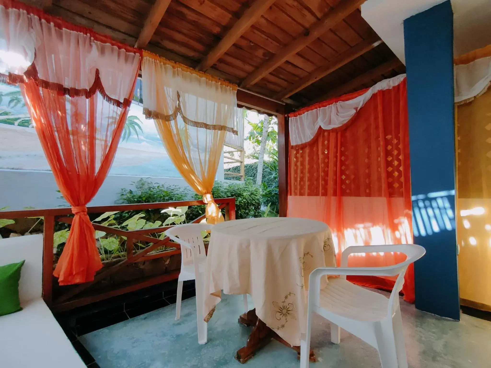 Balcony/Terrace, Restaurant/Places to Eat in House Jardin Del Caribe