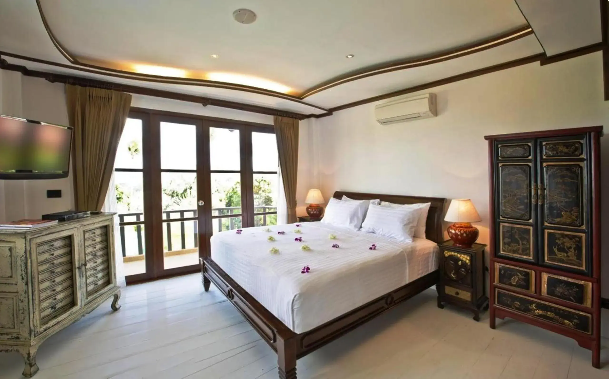 Bedroom in Paradise Island Estate